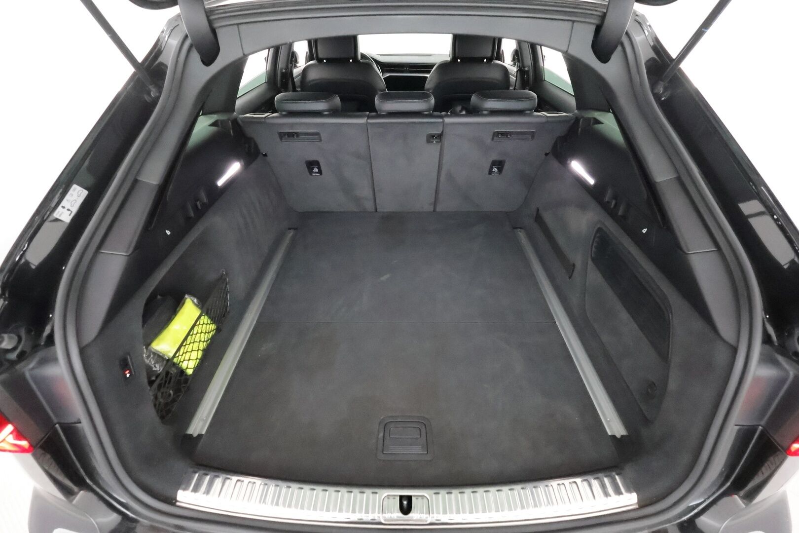 Audi A6 2019 Avant Business Sport Launch Edition 45 TDI S-Line **Webasto / Matrix LED / Koukku / 360 Kamera / Ilma-alusta / Keyless / Apple&Android** - 3,99 % KORKOTARJOUS TÄHÄN AUTOON - 