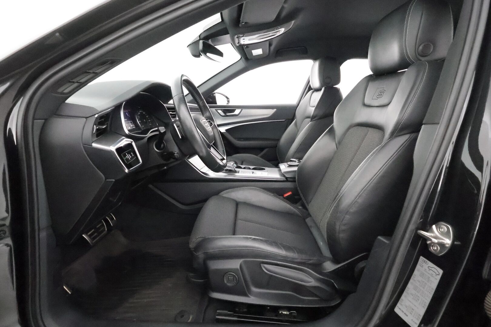 Audi A6 2019 Avant Business Sport Launch Edition 45 TDI S-Line **Webasto / Matrix LED / Koukku / 360 Kamera / Ilma-alusta / Keyless / Apple&Android** - 3,99 % KORKOTARJOUS TÄHÄN AUTOON - 