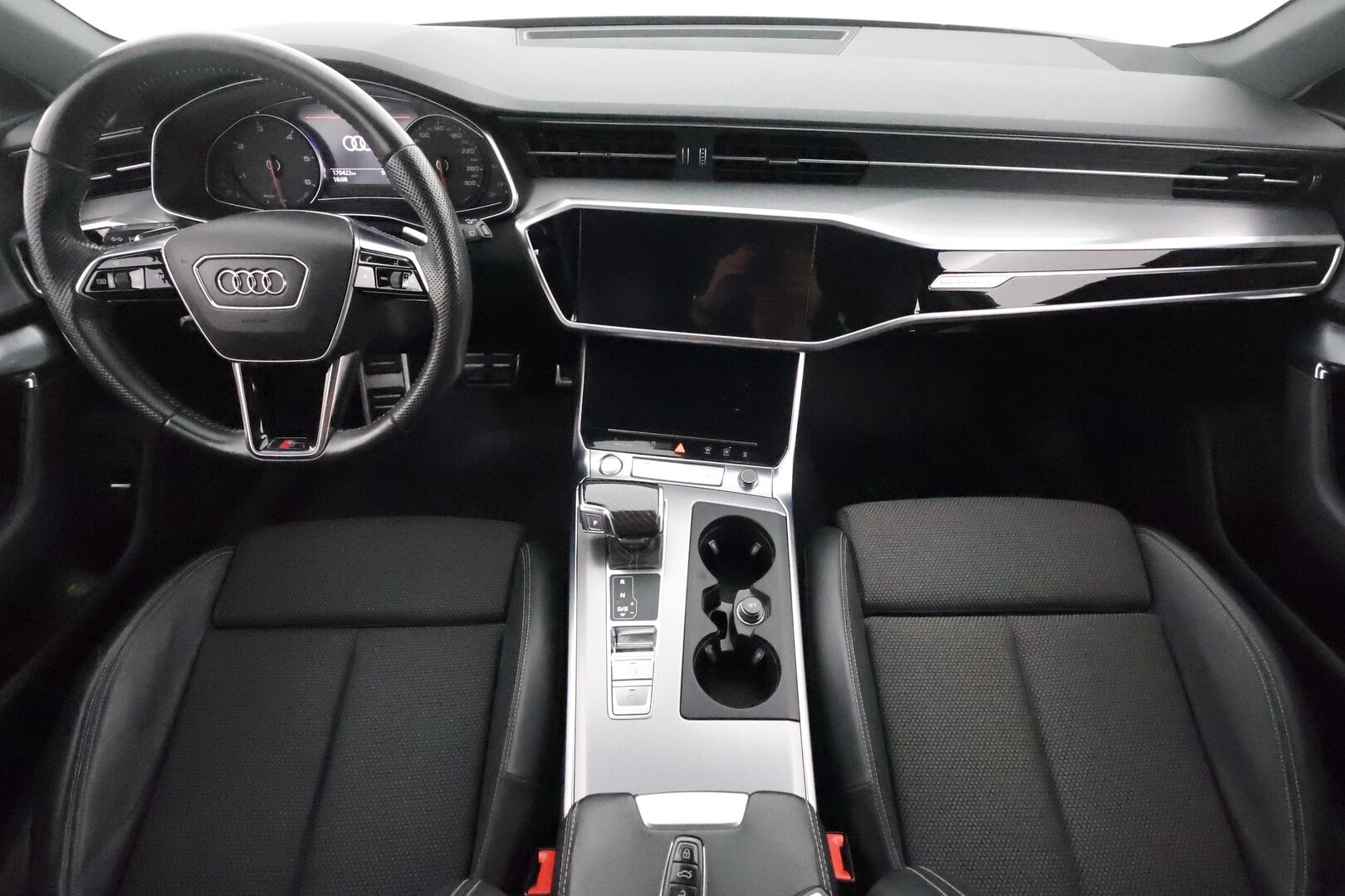 Audi A6 2019 Avant Business Sport Launch Edition 45 TDI S-Line **Webasto / Matrix LED / Koukku / 360 Kamera / Ilma-alusta / Keyless / Apple&Android** - 3,99 % KORKOTARJOUS TÄHÄN AUTOON - 