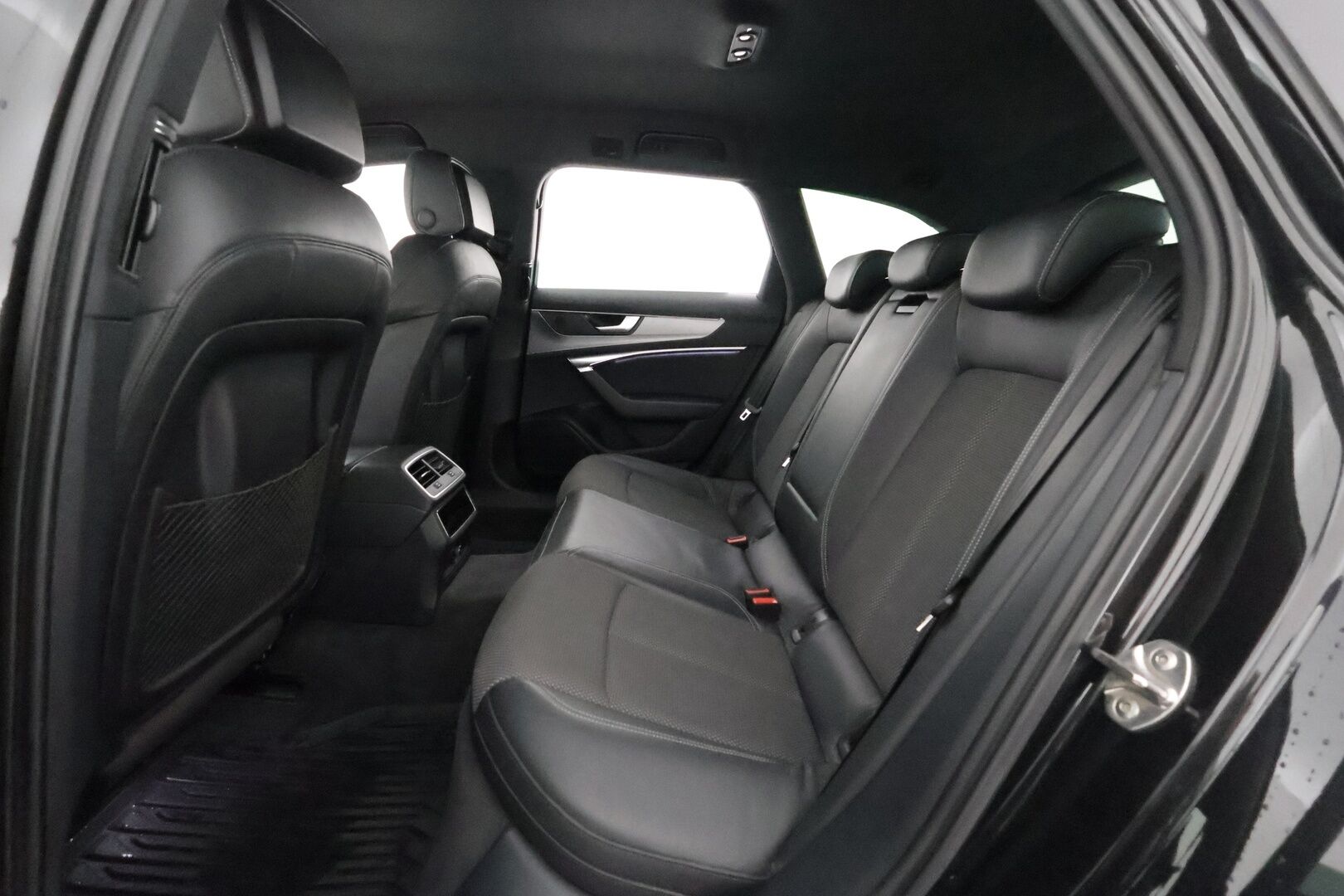 Audi A6 2019 Avant Business Sport Launch Edition 45 TDI S-Line **Webasto / Matrix LED / Koukku / 360 Kamera / Ilma-alusta / Keyless / Apple&Android** - 3,99 % KORKOTARJOUS TÄHÄN AUTOON - 