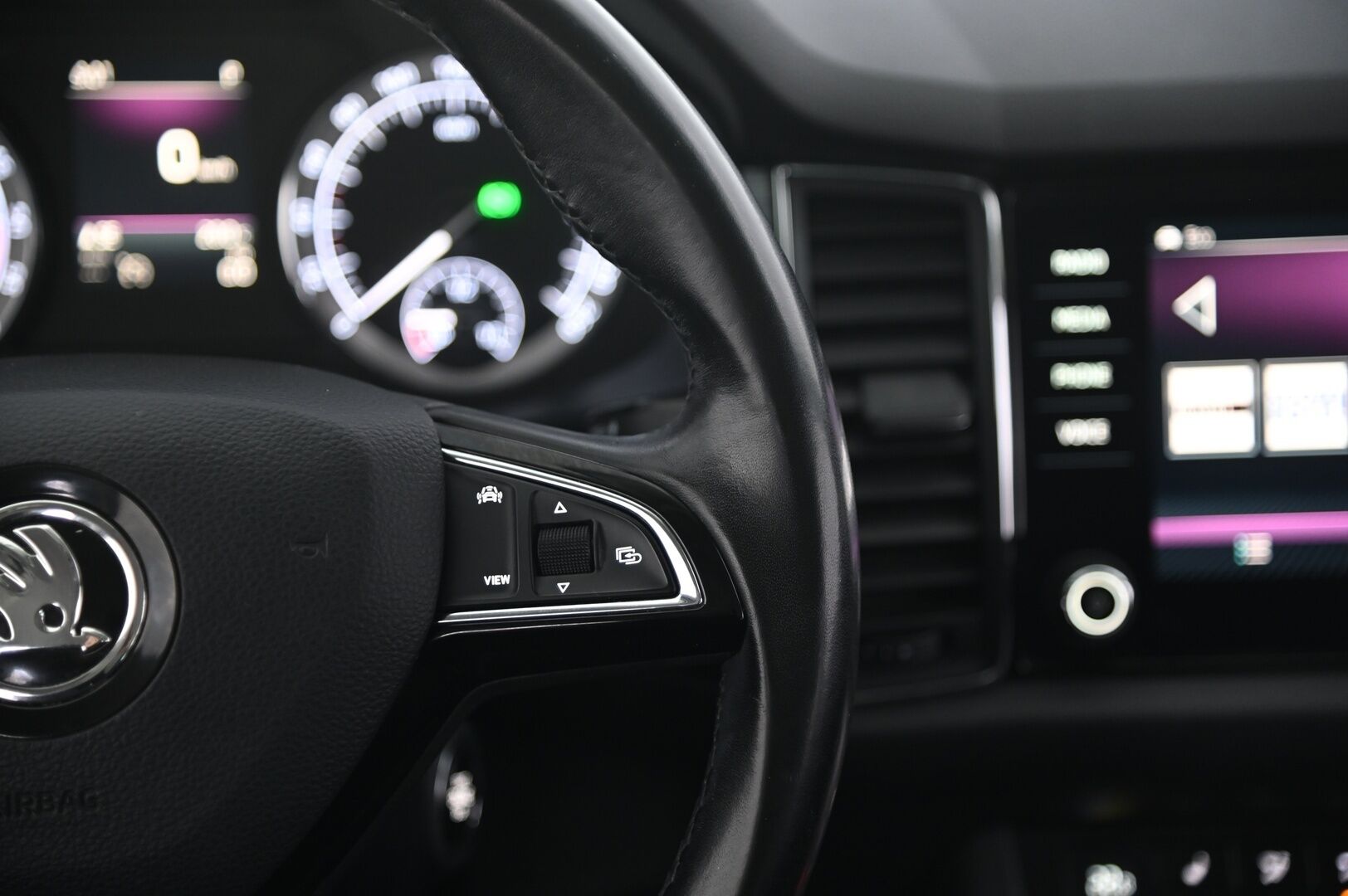 Skoda Kodiaq 2019 2,0 TDI 150 Ambition DSG Autom. - Adapt vakkari | Canton | Pa*lämmitin | Avaimeton kulku | Hands free takaluukku | SmartLink | Suomi-auto | 2x Uudet renkaat