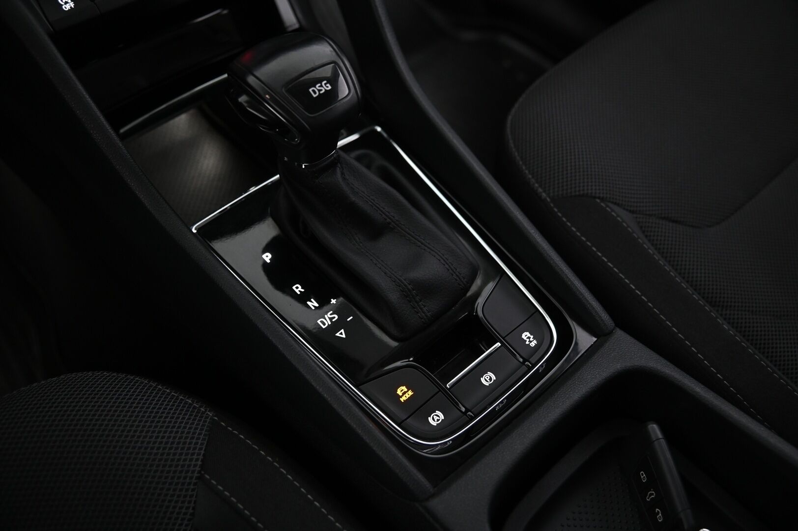Skoda Kodiaq 2019 2,0 TDI 150 Ambition DSG Autom. - Adapt vakkari | Canton | Pa*lämmitin | Avaimeton kulku | Hands free takaluukku | SmartLink | Suomi-auto | 2x Uudet renkaat