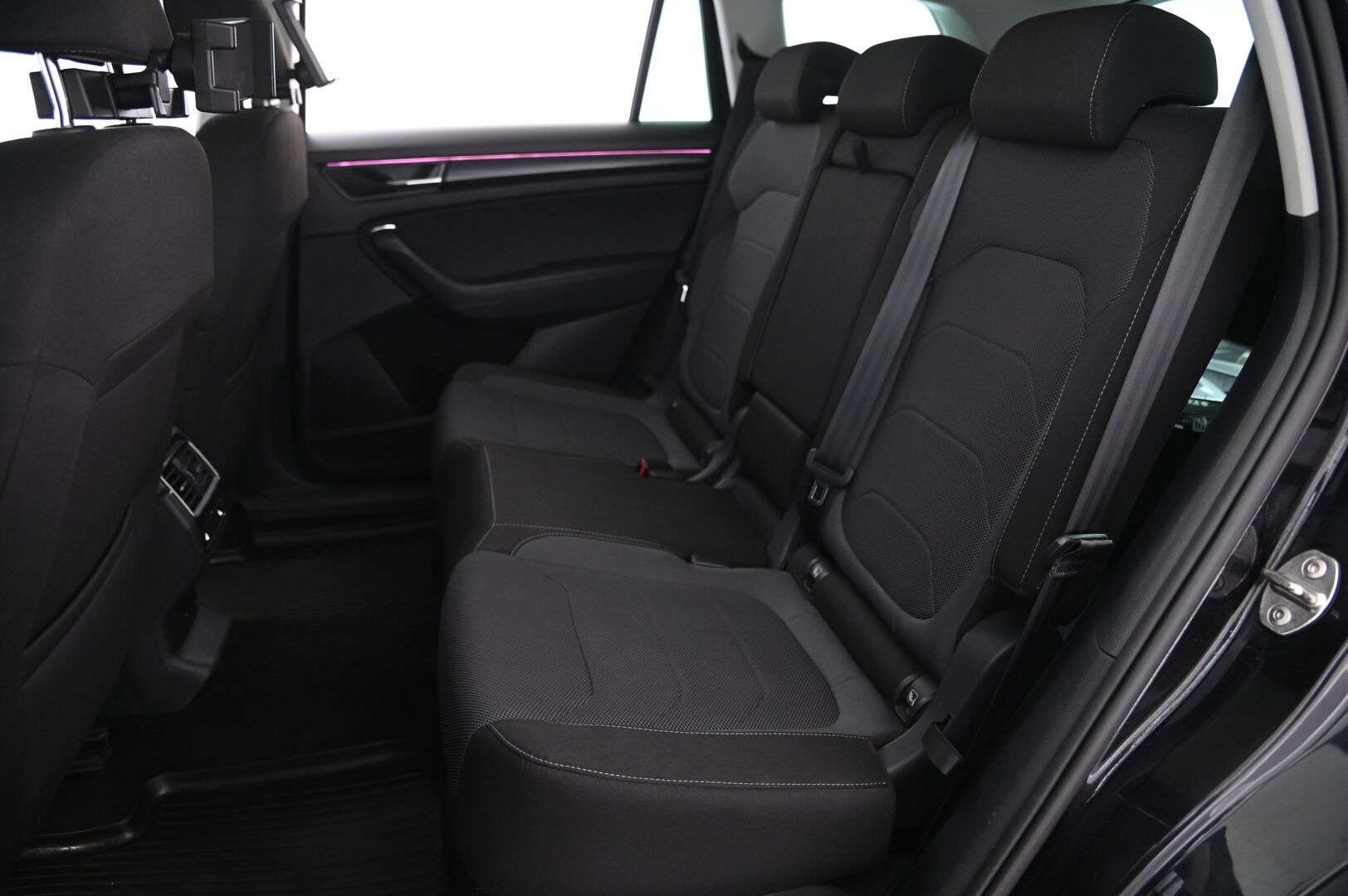 Skoda Kodiaq 2019 2,0 TDI 150 Ambition DSG Autom. - Adapt vakkari | Canton | Pa*lämmitin | Avaimeton kulku | Hands free takaluukku | SmartLink | Suomi-auto | 2x Uudet renkaat