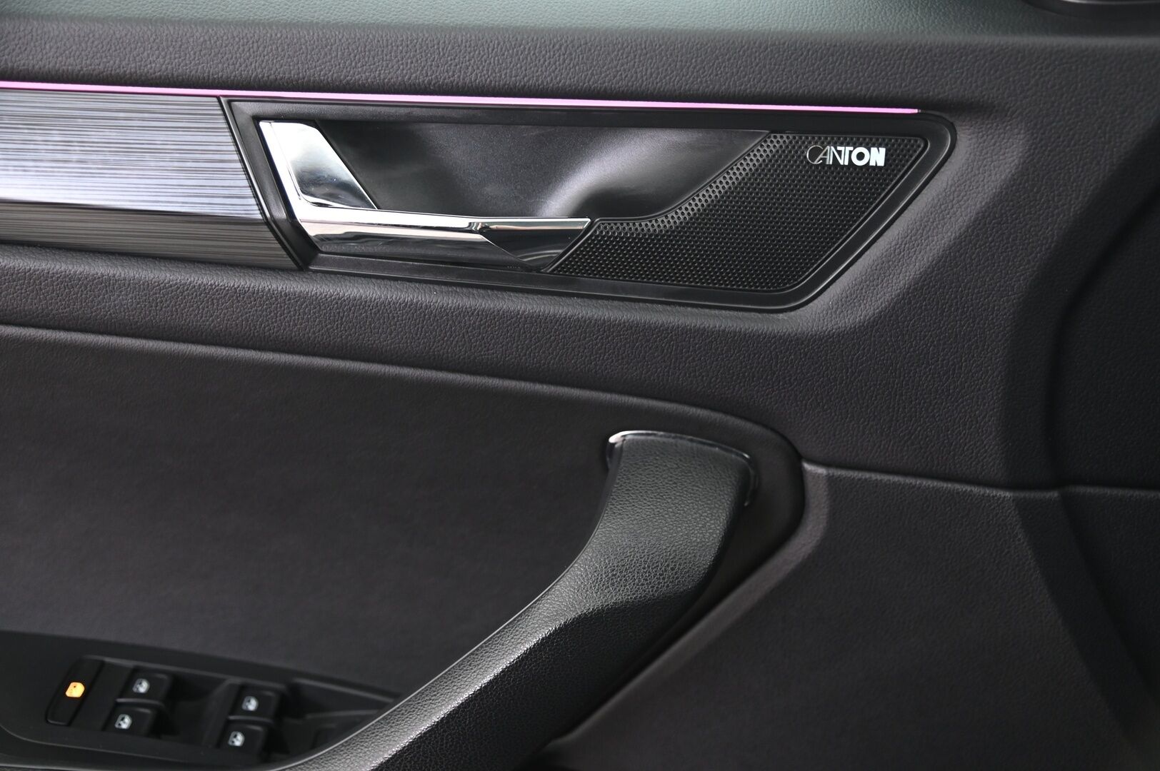 Skoda Kodiaq 2019 2,0 TDI 150 Ambition DSG Autom. - Adapt vakkari | Canton | Pa*lämmitin | Avaimeton kulku | Hands free takaluukku | SmartLink | Suomi-auto | 2x Uudet renkaat