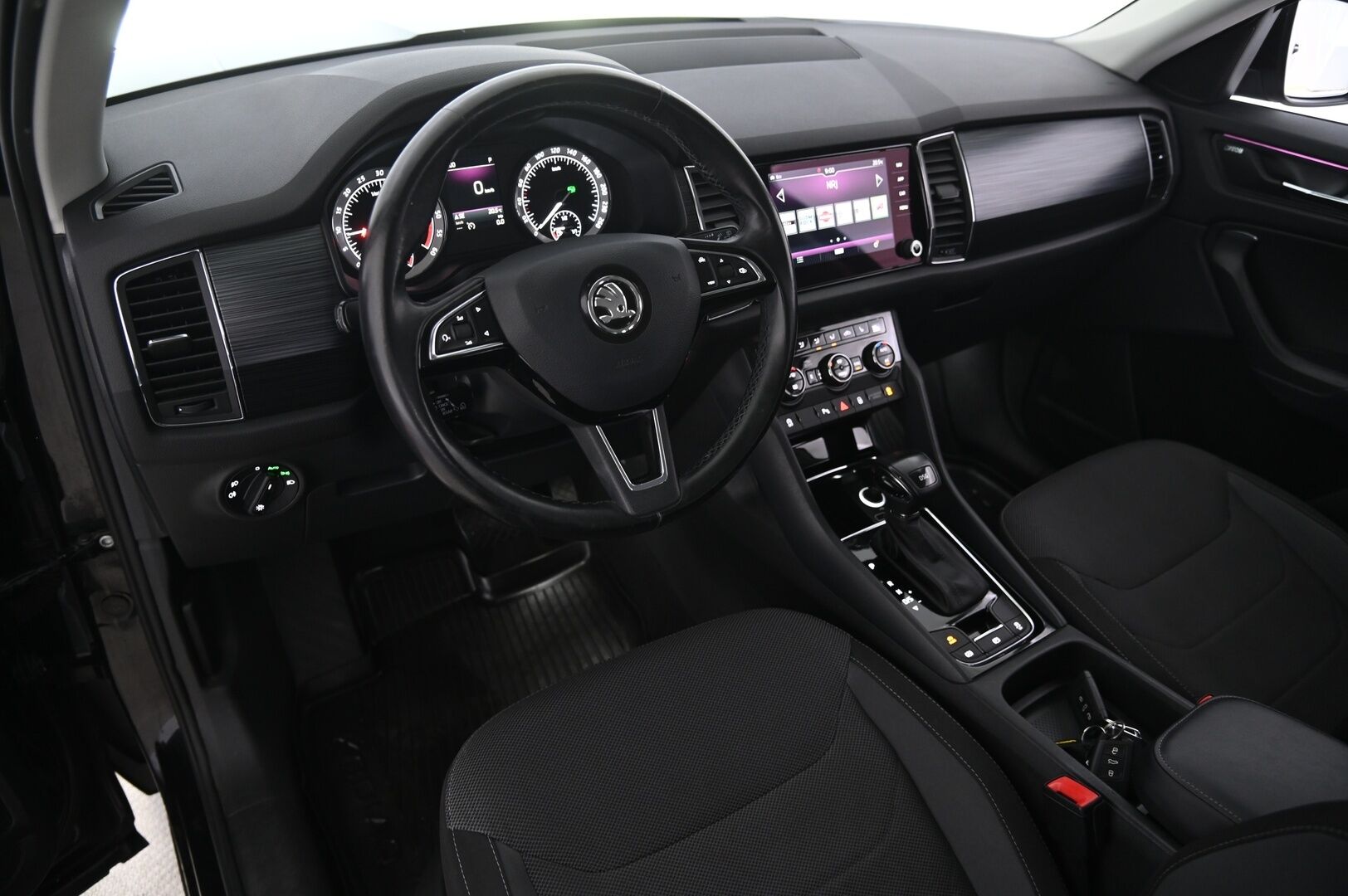 Skoda Kodiaq 2019 2,0 TDI 150 Ambition DSG Autom. - Adapt vakkari | Canton | Pa*lämmitin | Avaimeton kulku | Hands free takaluukku | SmartLink | Suomi-auto | 2x Uudet renkaat