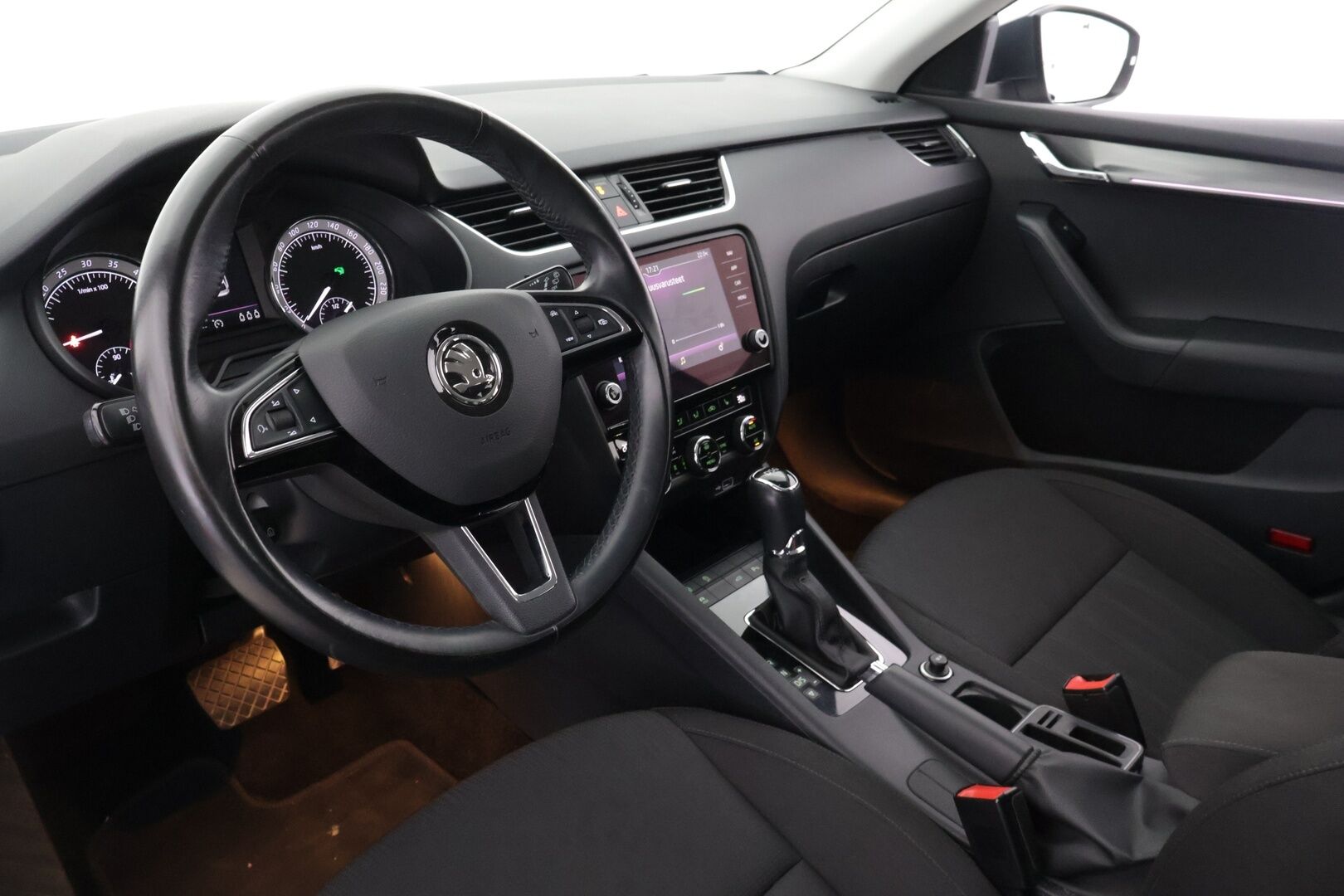 Skoda Octavia 2019 Combi 2,0 TDI 150 Style DSG Autom * Koukku / Adapt vakkari / Ambient * - Jakohihna juuri vaihdettu / Suomi-auto / Vetokoukku