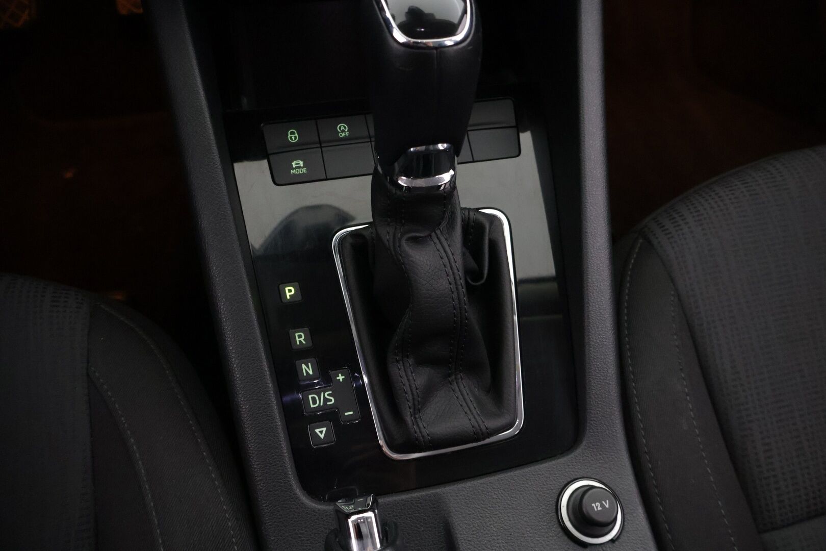 Skoda Octavia 2019 Combi 2,0 TDI 150 Style DSG Autom * Koukku / Adapt vakkari / Ambient * - Jakohihna juuri vaihdettu / Suomi-auto / Vetokoukku