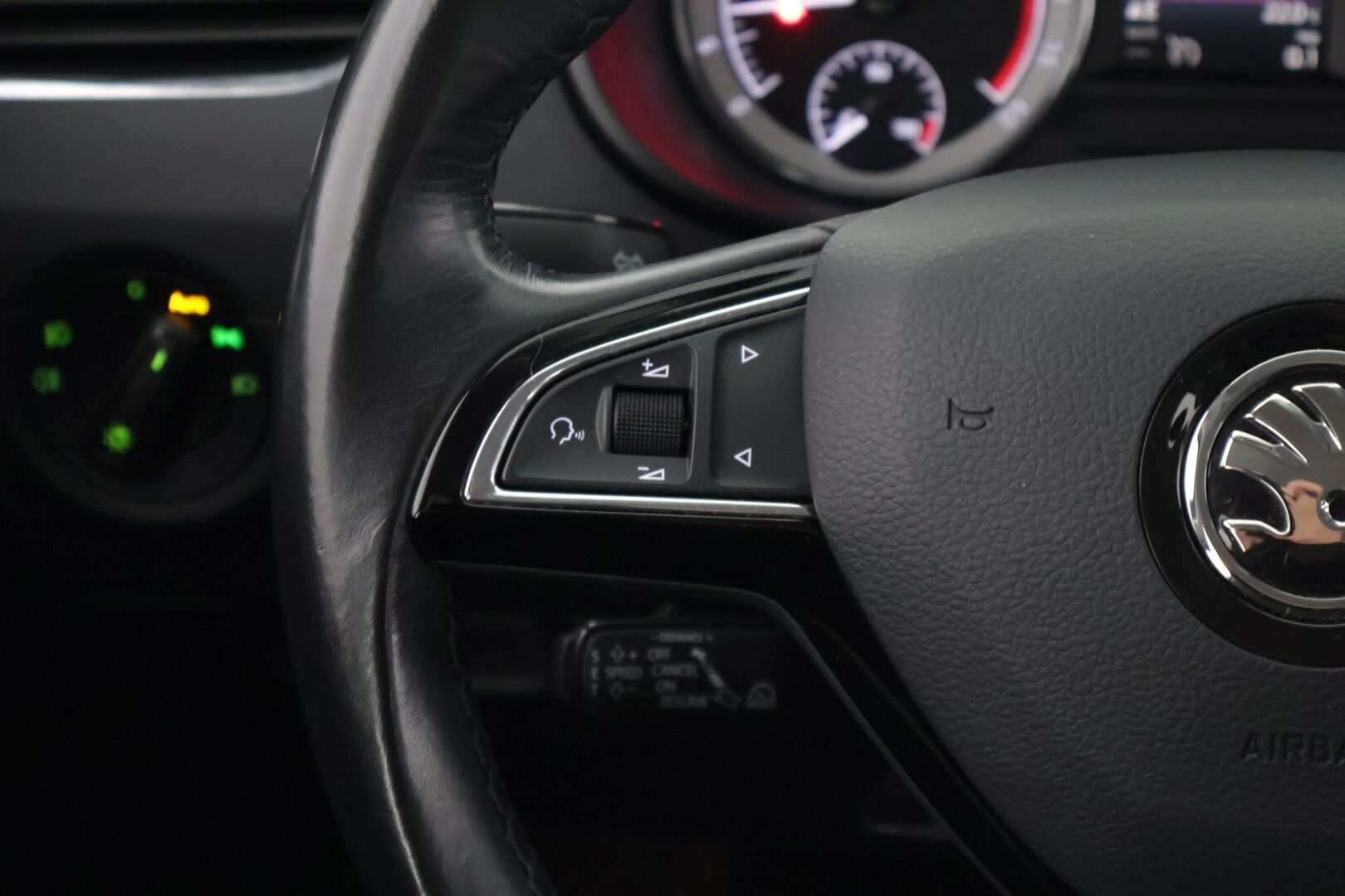 Skoda Octavia 2019 Combi 2,0 TDI 150 Style DSG Autom * Koukku / Adapt vakkari / Ambient * - Jakohihna juuri vaihdettu / Suomi-auto / Vetokoukku