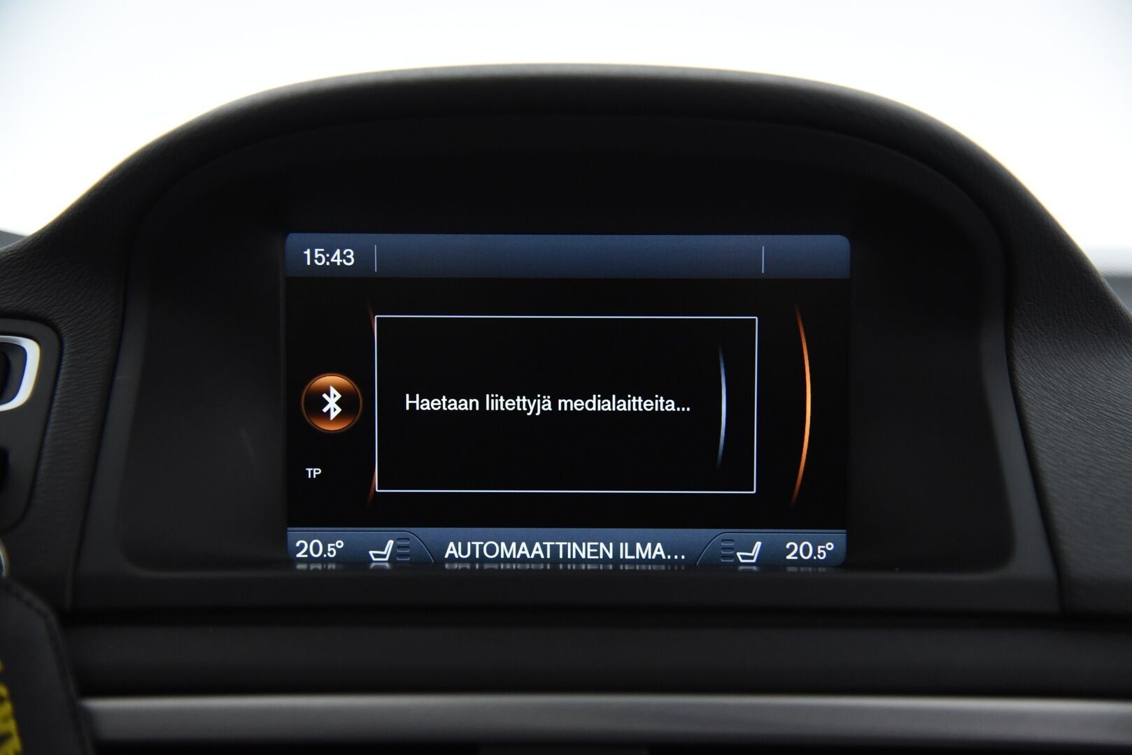 Volvo V70 2014 D4 Momentum aut / Vakkari / Webasto / Koukku / Facelift / Puolinahat / - 5-syl. / Näyttö / 2x renkaat&vanteet / Hyvä historia!