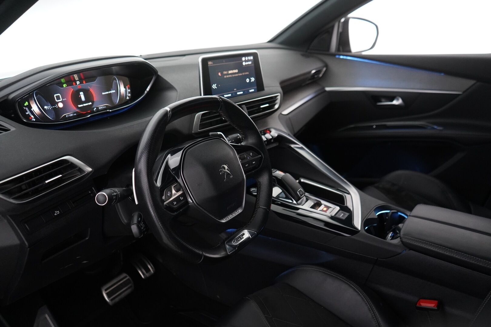 Peugeot 5008 2018 GT BlueHDi 180 EAT8-automaatti  *360-kamera / Blis / Digimittaristo / Ambient / Lohko / Keyless* - Suomi-auto / GT-Line / 7-Paikkainen / Kahdet alumiinivanteet / Myydään juuri huollettuna