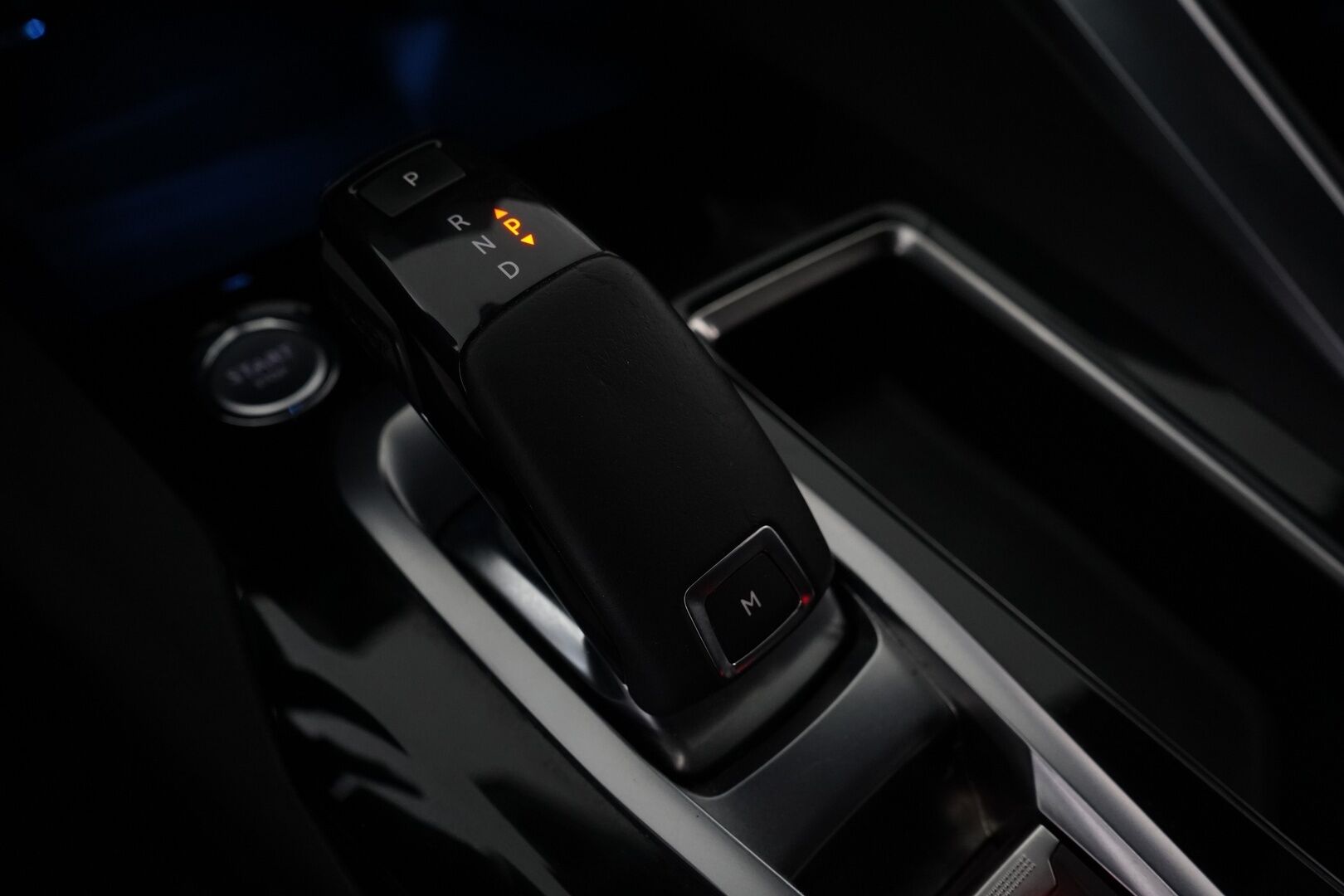 Peugeot 5008 2018 GT BlueHDi 180 EAT8-automaatti  *360-kamera / Blis / Digimittaristo / Ambient / Lohko / Keyless* - Suomi-auto / GT-Line / 7-Paikkainen / Kahdet alumiinivanteet / Myydään juuri huollettuna