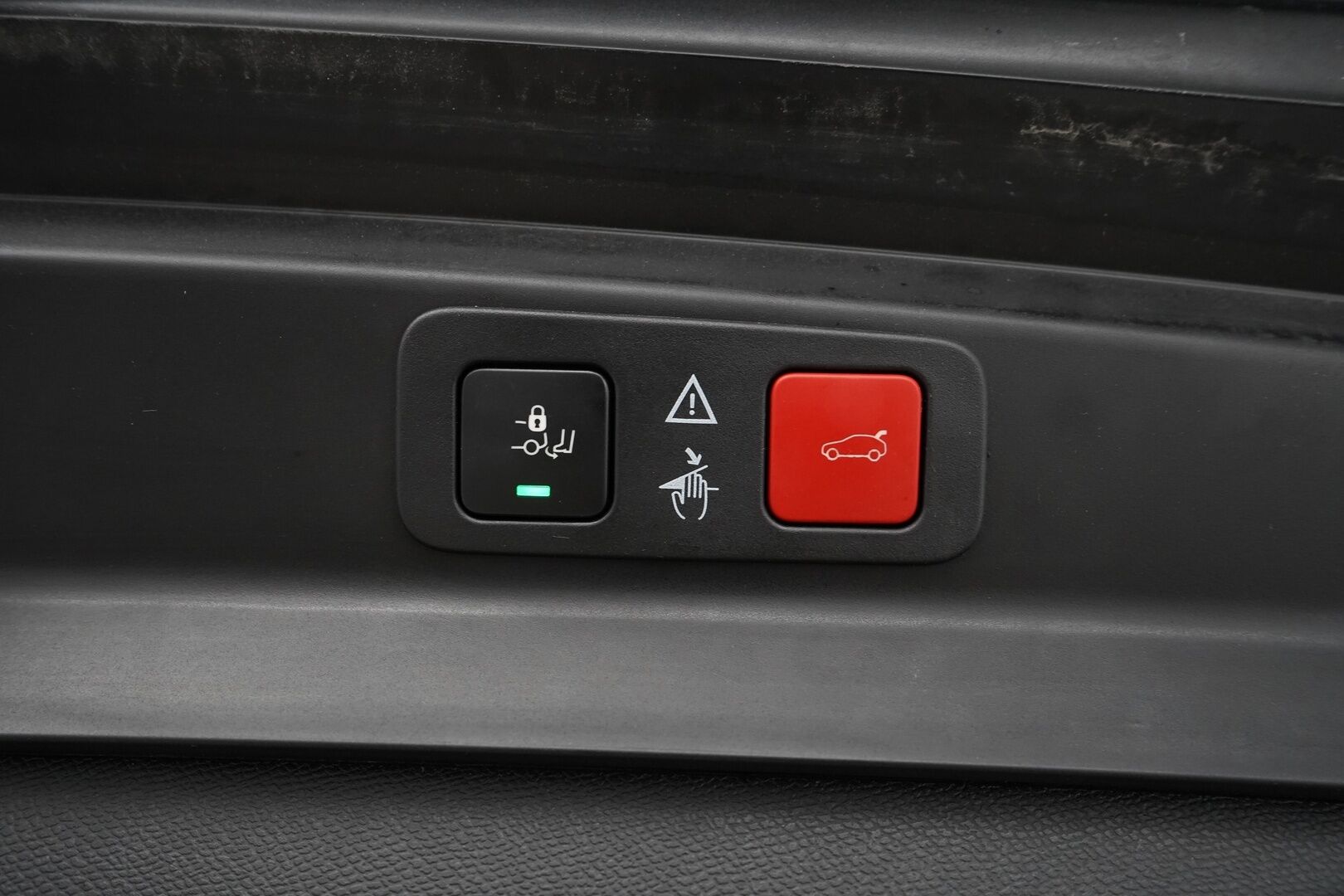 Peugeot 5008 2018 GT BlueHDi 180 EAT8-automaatti  *360-kamera / Blis / Digimittaristo / Ambient / Lohko / Keyless* - Suomi-auto / GT-Line / 7-Paikkainen / Kahdet alumiinivanteet / Myydään juuri huollettuna