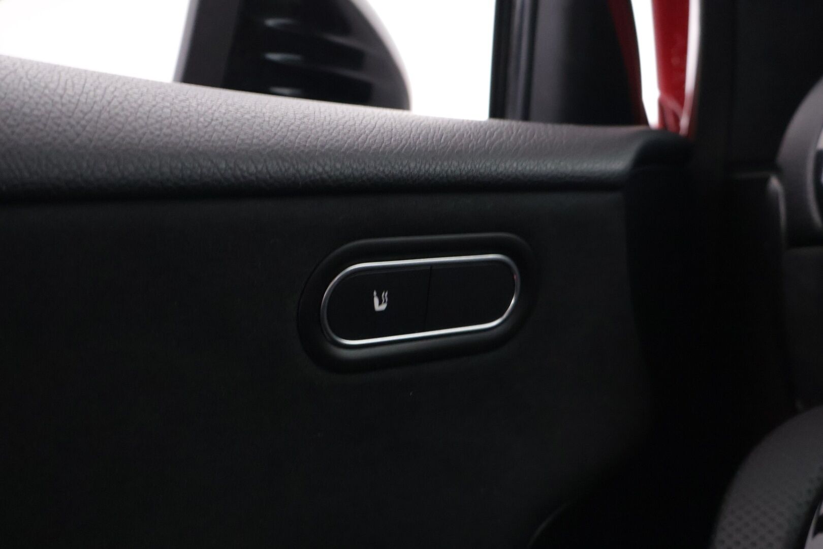 Mercedes-Benz A 2019 180 d A Business AMG *Suomi-auto / Vakkari / P.kamera / LED High performance / Lohkolämmitin / Koukku* - *2x Renkaat & Vanteet / Digimittaristo / Kaistavahti / Puolnahka sport-penkit* - HULLUT AVAJAISHULINAT KORKOTARJOUS 3,29 %