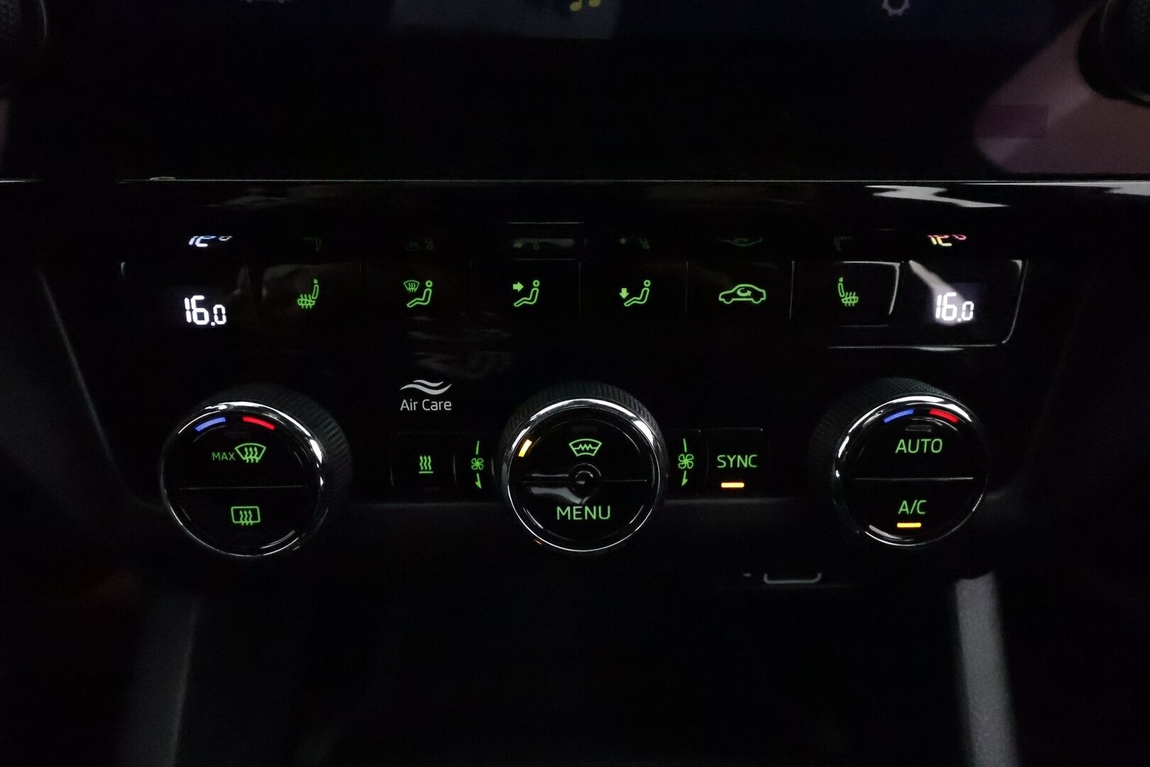 Skoda Octavia 2019 2,0 TSI RS BusinessLine DSG **Webasto / ACC / LED-valot / P.Kamera / Navi / Kaistavahti / Digimittaristo /  Keyless** - Suomi-auto / Kahdet Renkaat / Merkkihuollettu!