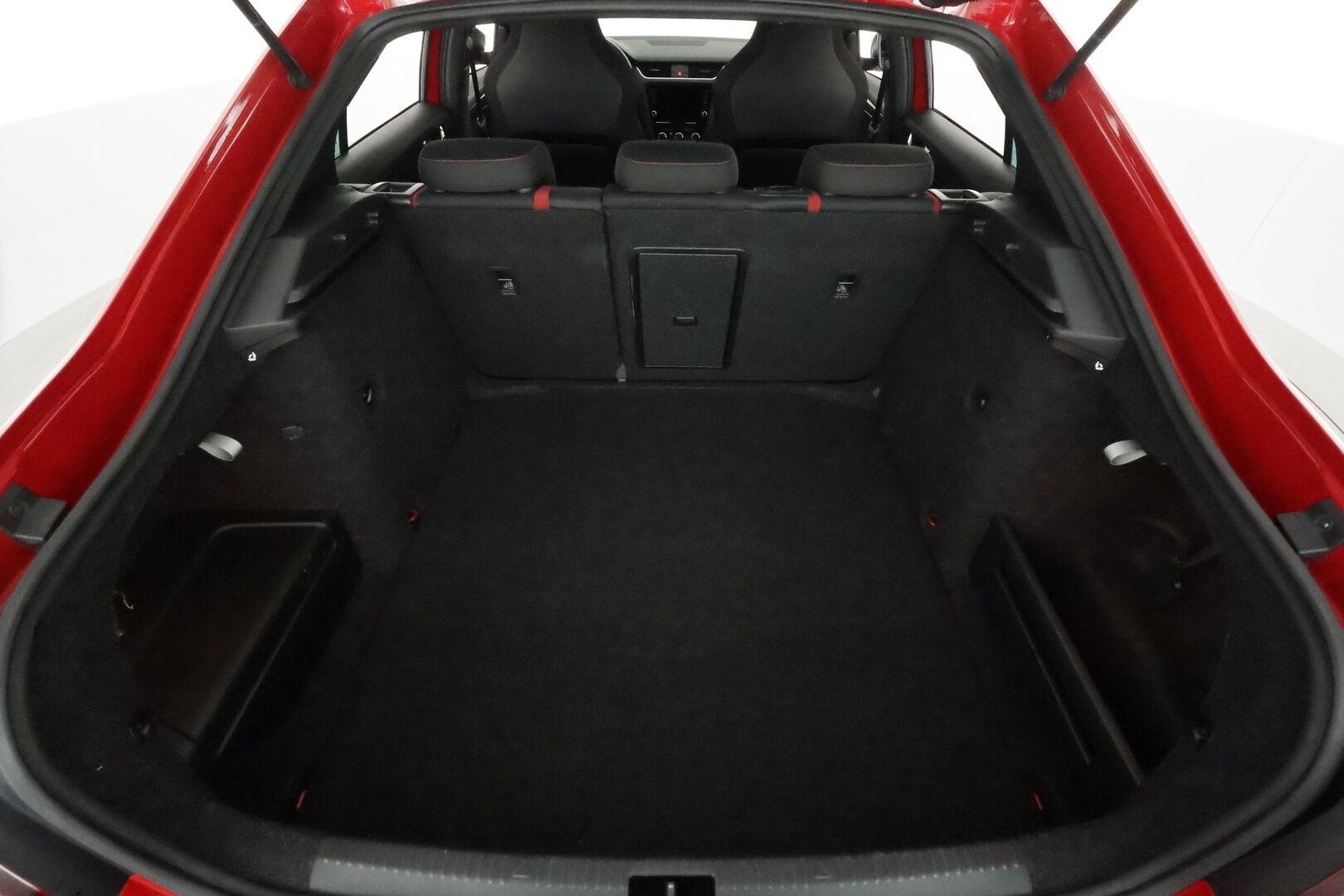 Skoda Octavia 2019 2,0 TSI RS BusinessLine DSG **Webasto / ACC / LED-valot / P.Kamera / Navi / Kaistavahti / Digimittaristo /  Keyless** - Talvivarusteet / Suomi-auto / Kahdet Renkaat / Merkkihuollettu!