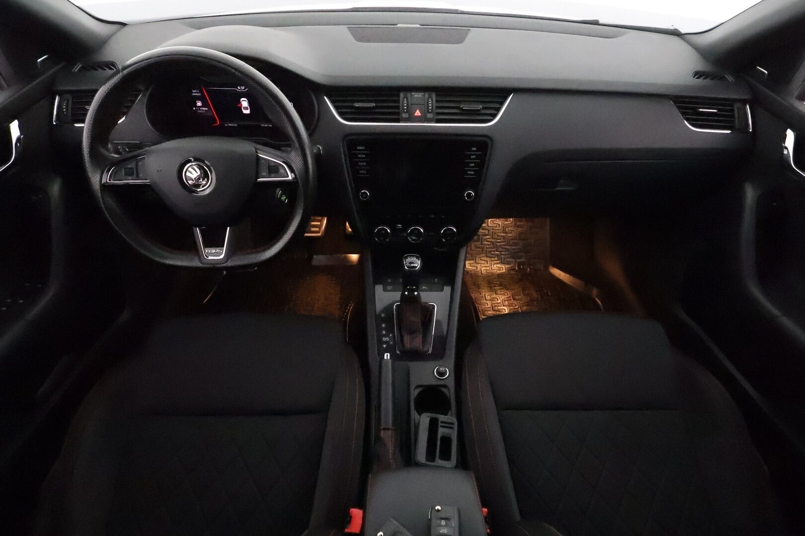 Skoda Octavia 2019 2,0 TSI RS BusinessLine DSG **Webasto / ACC / LED-valot / P.Kamera / Navi / Kaistavahti / Digimittaristo /  Keyless** - Talvivarusteet / Suomi-auto / Kahdet Renkaat / Merkkihuollettu!