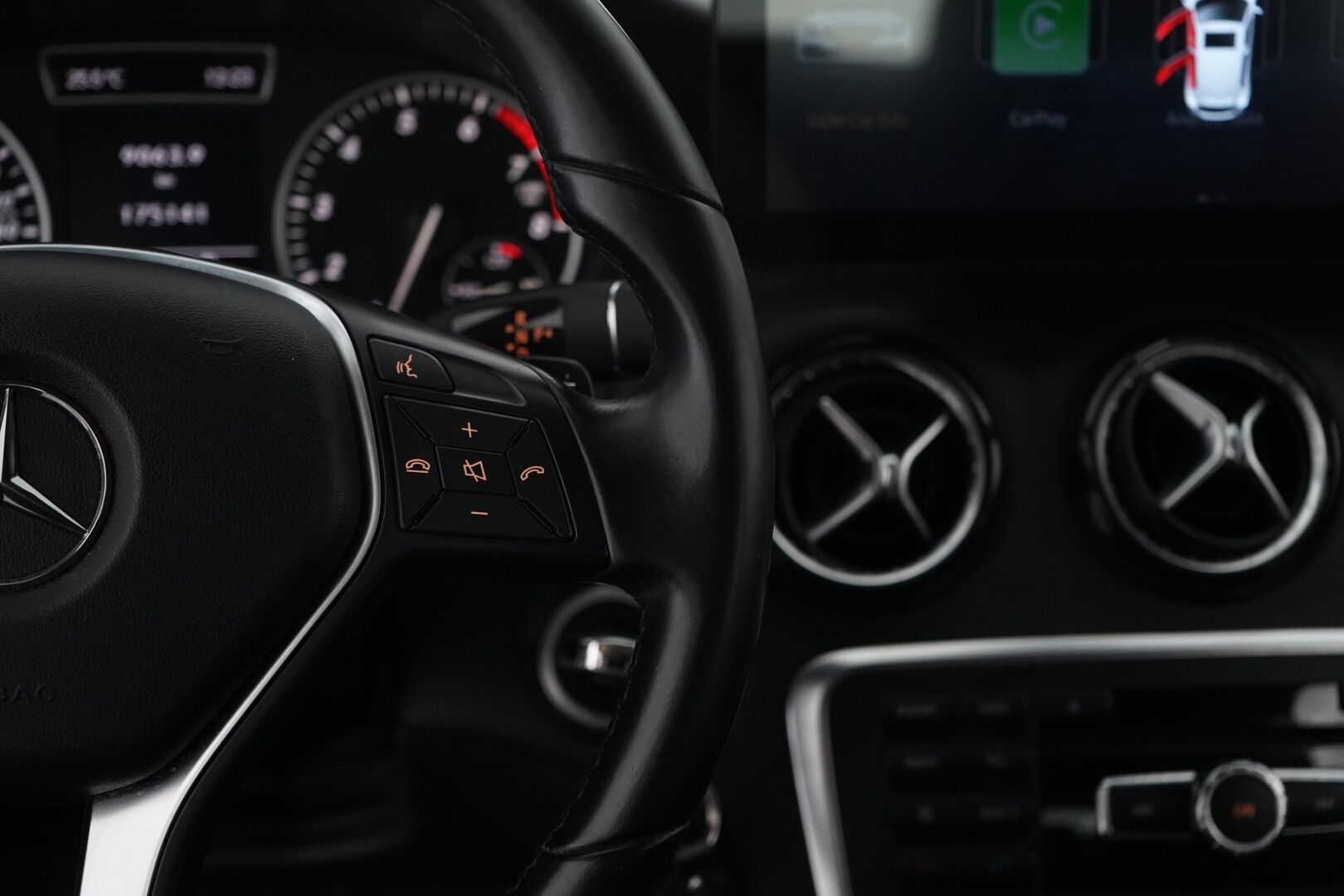 Mercedes-Benz A 2013 180 BE A * Vakkari / Lohko / Apple Carplay / Android Auto / Bi-Xenon * - Kahdet vanteet / Särmä huoltohistoria ja viimeisin huolto 164tkm kohdalla! 