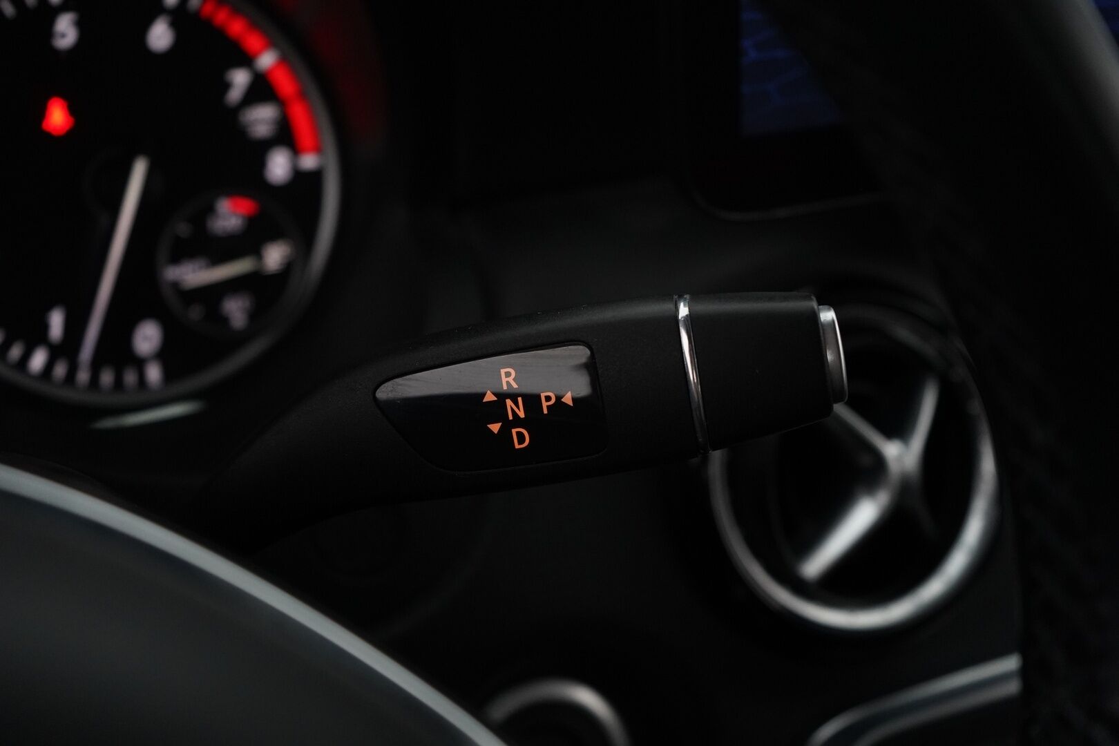 Mercedes-Benz A 2013 180 BE A * Vakkari / Lohko / Apple Carplay / Android Auto / Bi-Xenon * - Kahdet vanteet / Särmä huoltohistoria ja viimeisin huolto 164tkm kohdalla! 