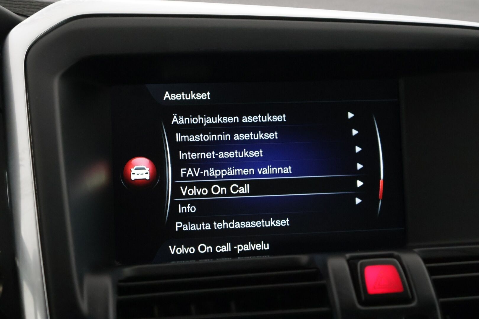 Volvo XC60 2014 D5 AWD R-Design aut **ACC / Webasto / Panorama / BLIS / Bi-Xenon / Ratinlämmitin / Muistipenkki / Navi /Digimittaristo* - *JUURI HUOLLETTU / 2x Renkaat* - HULLUT AVAJAISHULINAT KORKOTARJOUS 3,29 %