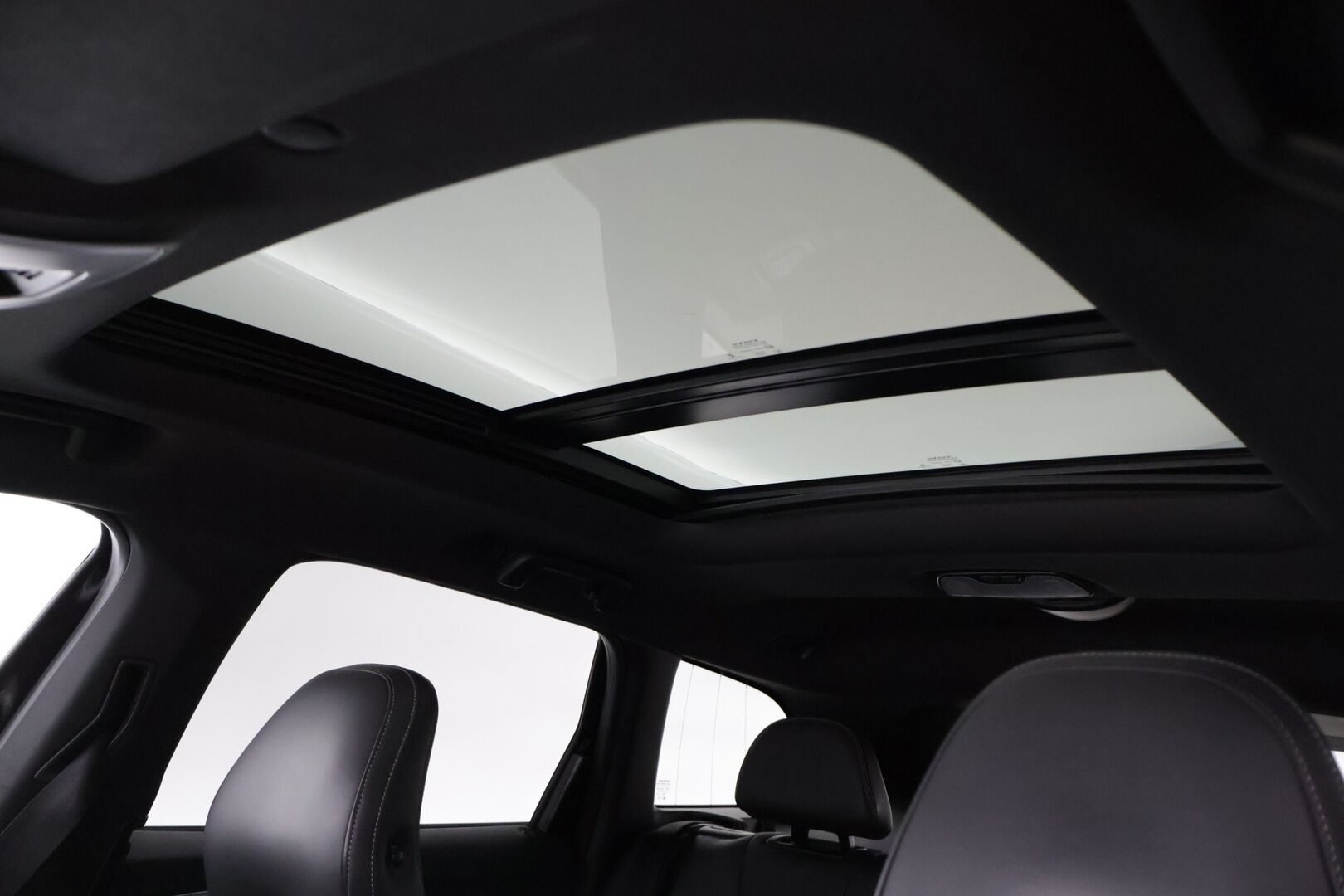 Volvo XC60 2014 D5 AWD R-Design aut **ACC / Webasto / Panorama / BLIS / Bi-Xenon / Ratinlämmitin / Muistipenkki / Navi /Digimittaristo* - *JUURI HUOLLETTU / 2x Renkaat* - HULLUT AVAJAISHULINAT KORKOTARJOUS 3,29 %