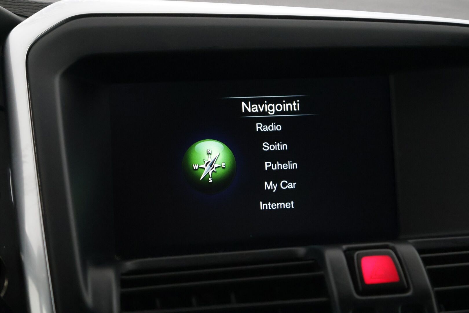 Volvo XC60 2014 D5 AWD R-Design aut **ACC / Webasto / Panorama / BLIS / Bi-Xenon / Ratinlämmitin / Muistipenkki / Navi /Digimittaristo* - *JUURI HUOLLETTU / 2x Renkaat* - HULLUT AVAJAISHULINAT KORKOTARJOUS 3,29 %