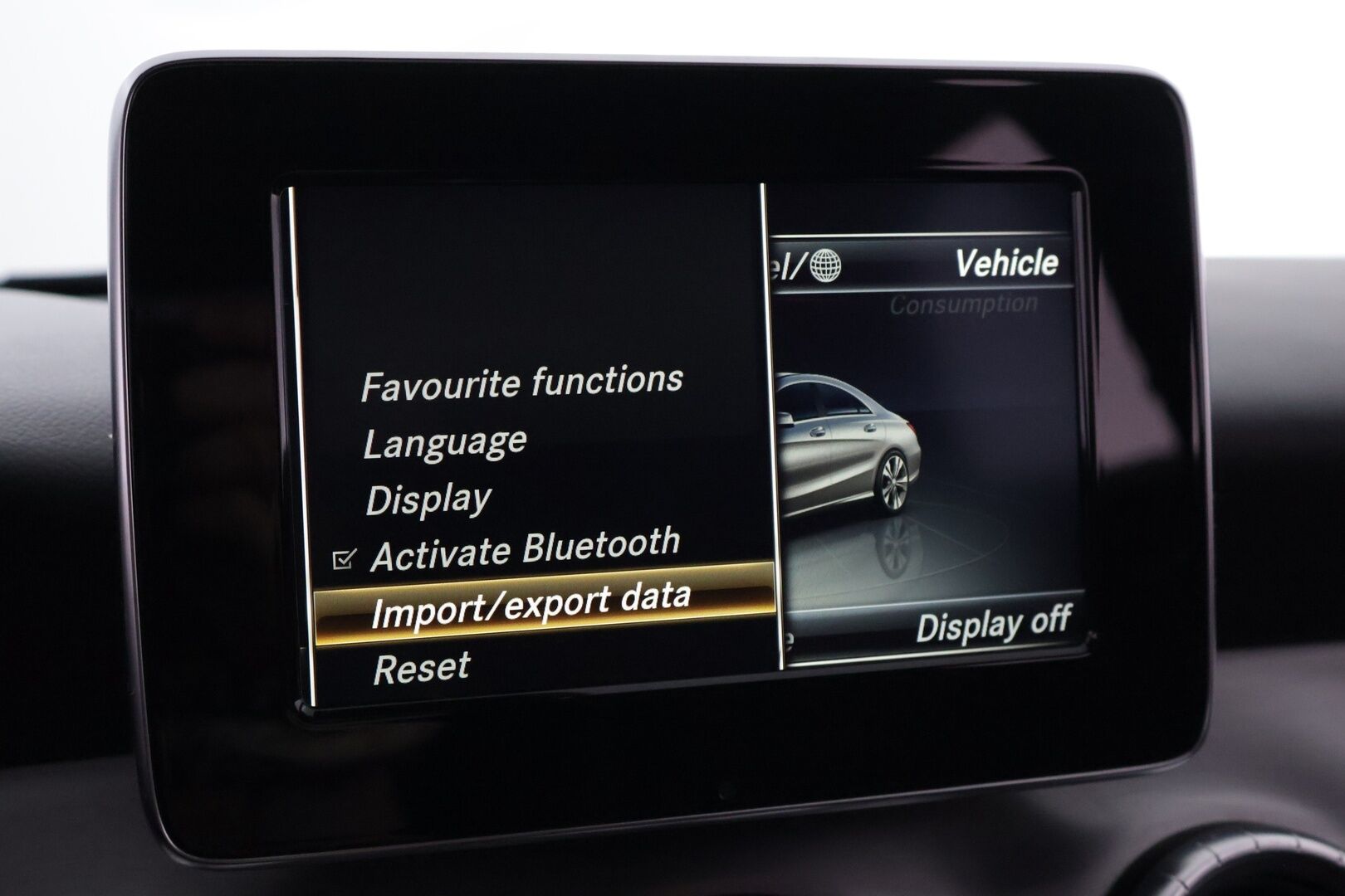 Mercedes-Benz CLA 2015 200 BE Premium Business - AMG sisä -ja ulko paketti | Sporttipenkit | vakkari | LED | Juuri Katsastettu | 2x Renkaat