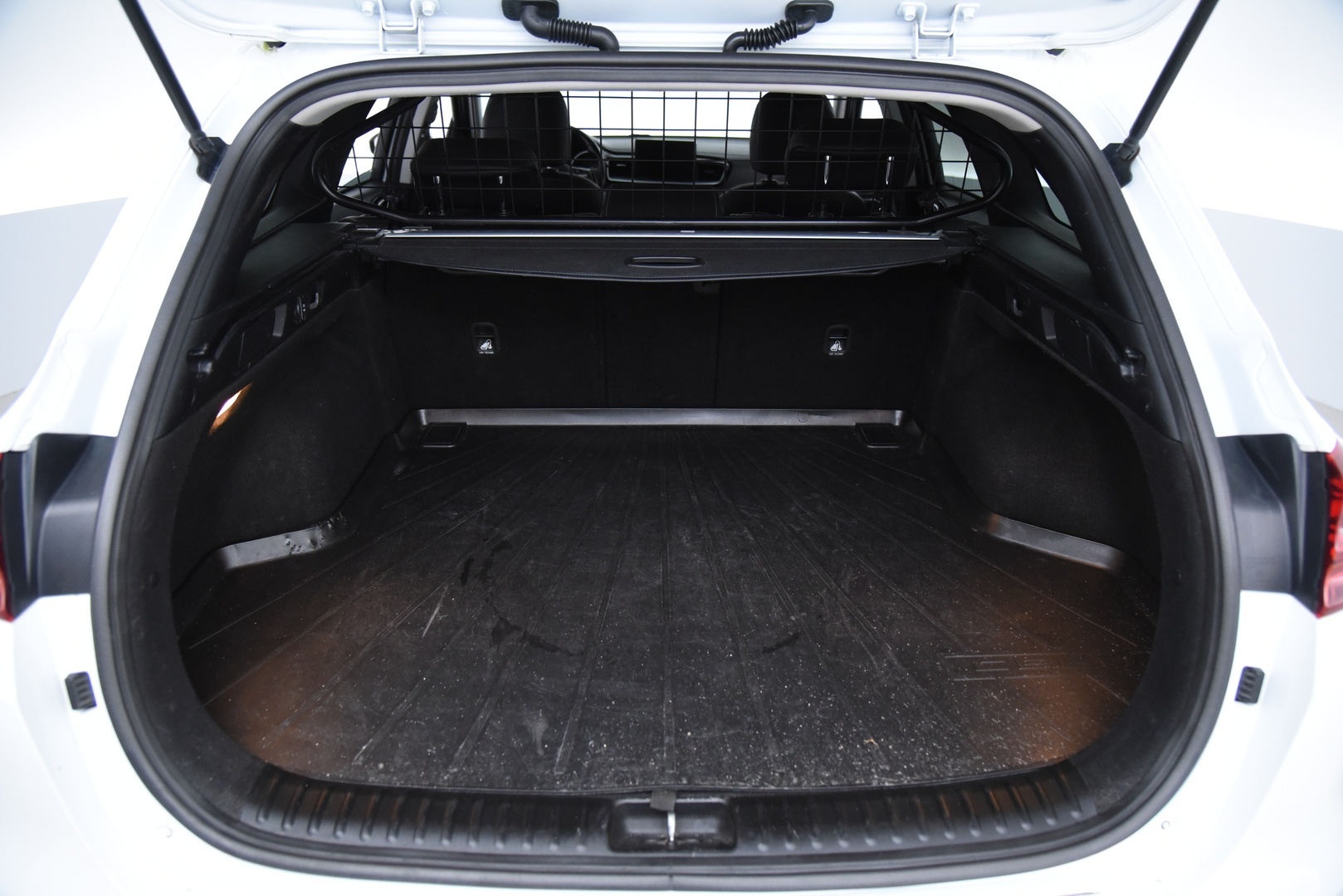 Kia Ceed 2019 1,4 T-GDI ISG 140hv EX SW DCT A/T EcoDynamics / P-Kamera / Lohkolämmitin / Suomi-Auto / Lämpöratti - Kaukovaloautomatiikka / Apple&Android / Navi - HULLUT VÄLIPÄIVÄT KORKOTARJOUS 2,49%