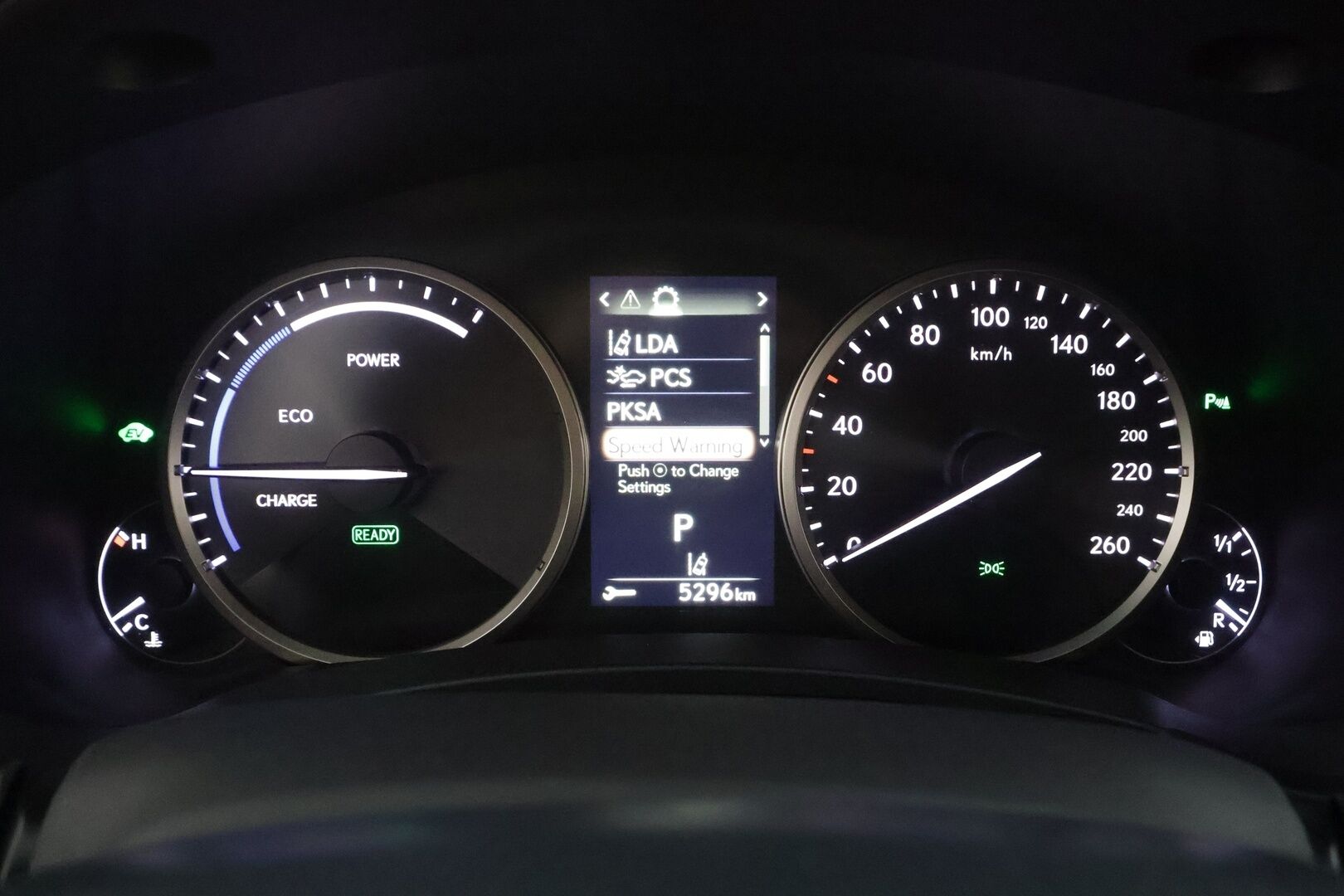 Lexus NX 2018 300h AWD Executive - | ACC | Webasto | Facelift | Sähkönahat | Iso keskinäyttö | LED | P.kamera | Keyless | Lane Assist | Lämm. ratti | 2x renkaat aluin |