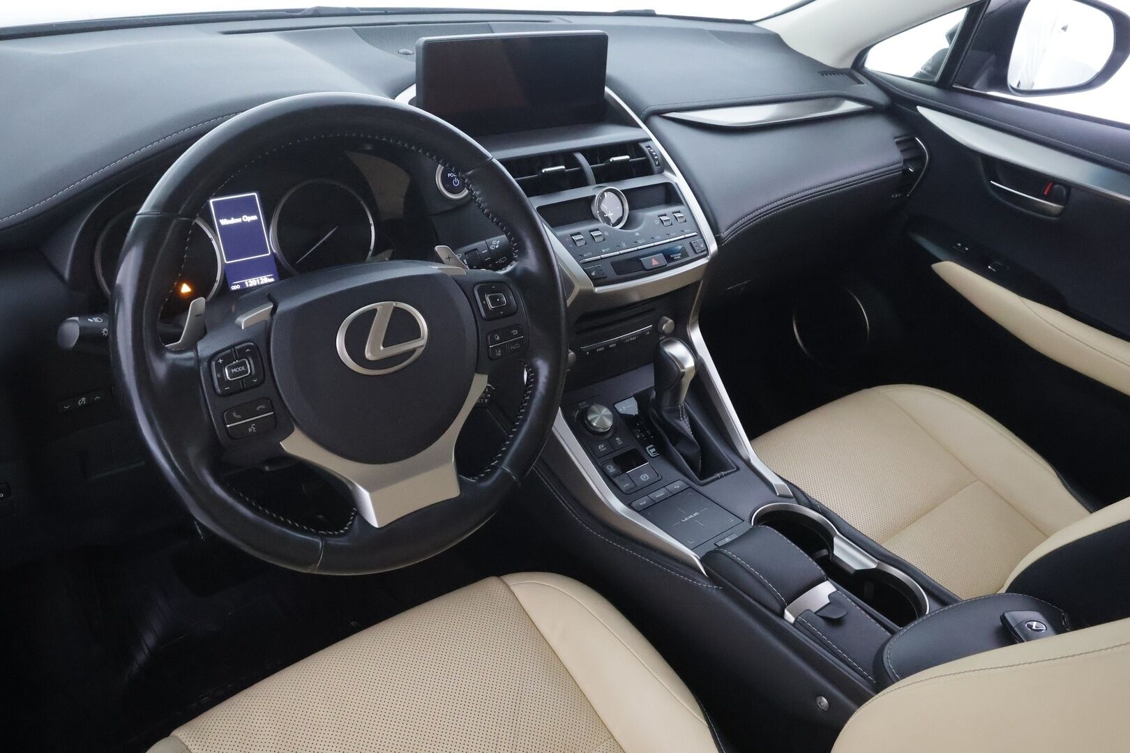 Lexus NX 2018 300h AWD Executive - | ACC | Webasto | Facelift | Sähkönahat | Iso keskinäyttö | LED | P.kamera | Keyless | Lane Assist | Lämm. ratti | 2x renkaat aluin |