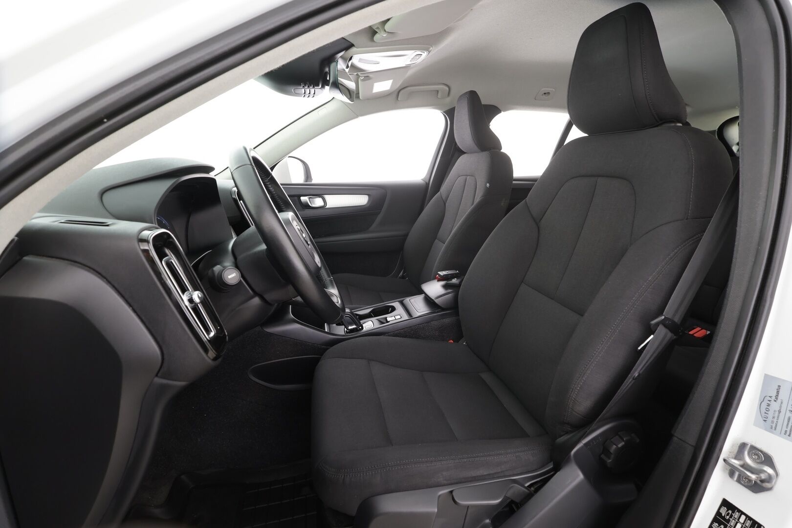 Volvo XC40 2019 D3 Business aut * ACC / P.tutka / Webasto / Koukku / Navi / LED / Digimittaristo * - Suomi-auto / Merkkihuollettu / Kahdet renkaat - HULLUT AVAJAISHULINAT KORKOTARJOUS 3,29 %