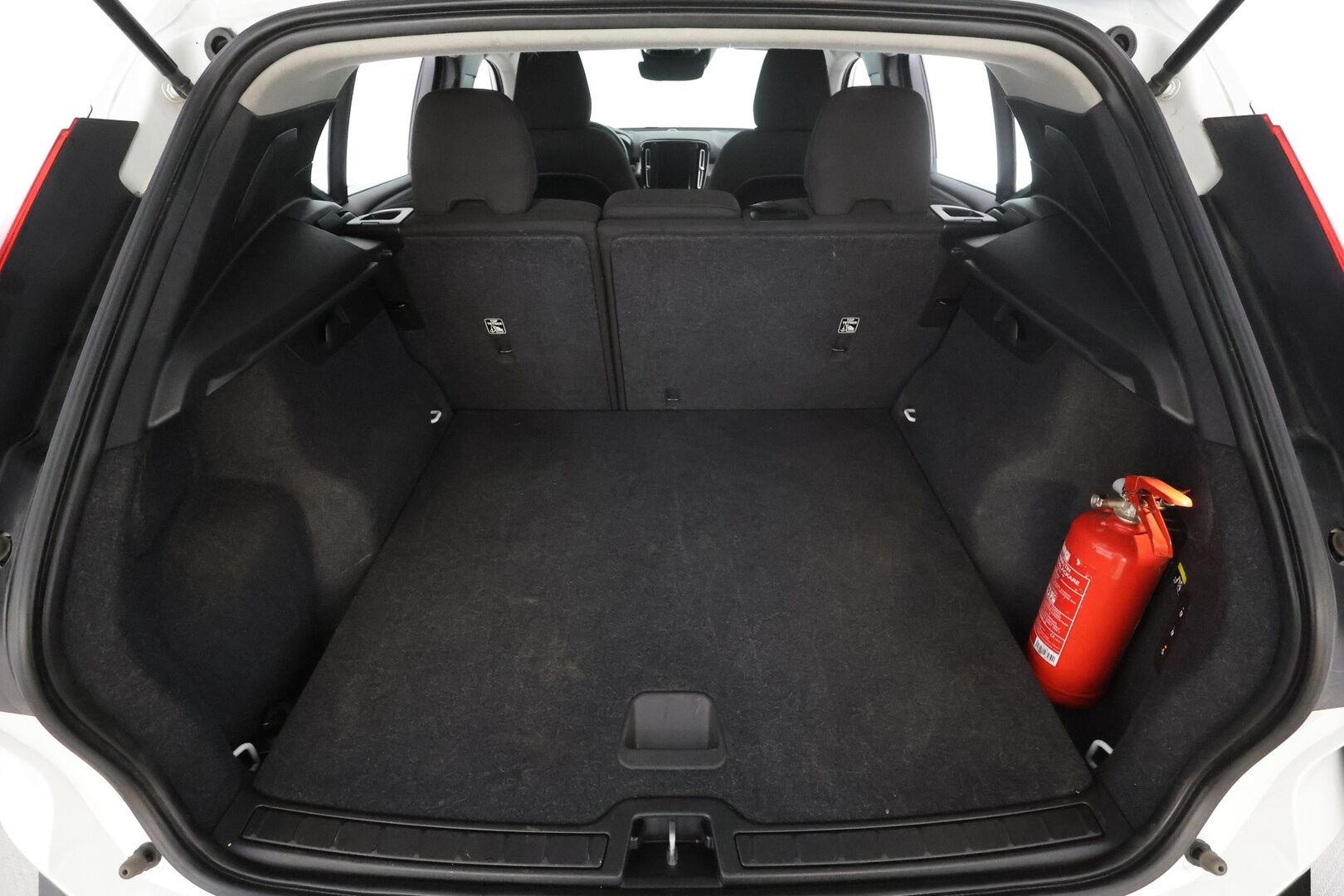 Volvo XC40 2019 D3 Business aut * ACC / P.tutka / Webasto / Koukku / Navi / LED / Digimittaristo * - Suomi-auto / Merkkihuollettu / Kahdet renkaat - HULLUT AVAJAISHULINAT KORKOTARJOUS 3,29 %