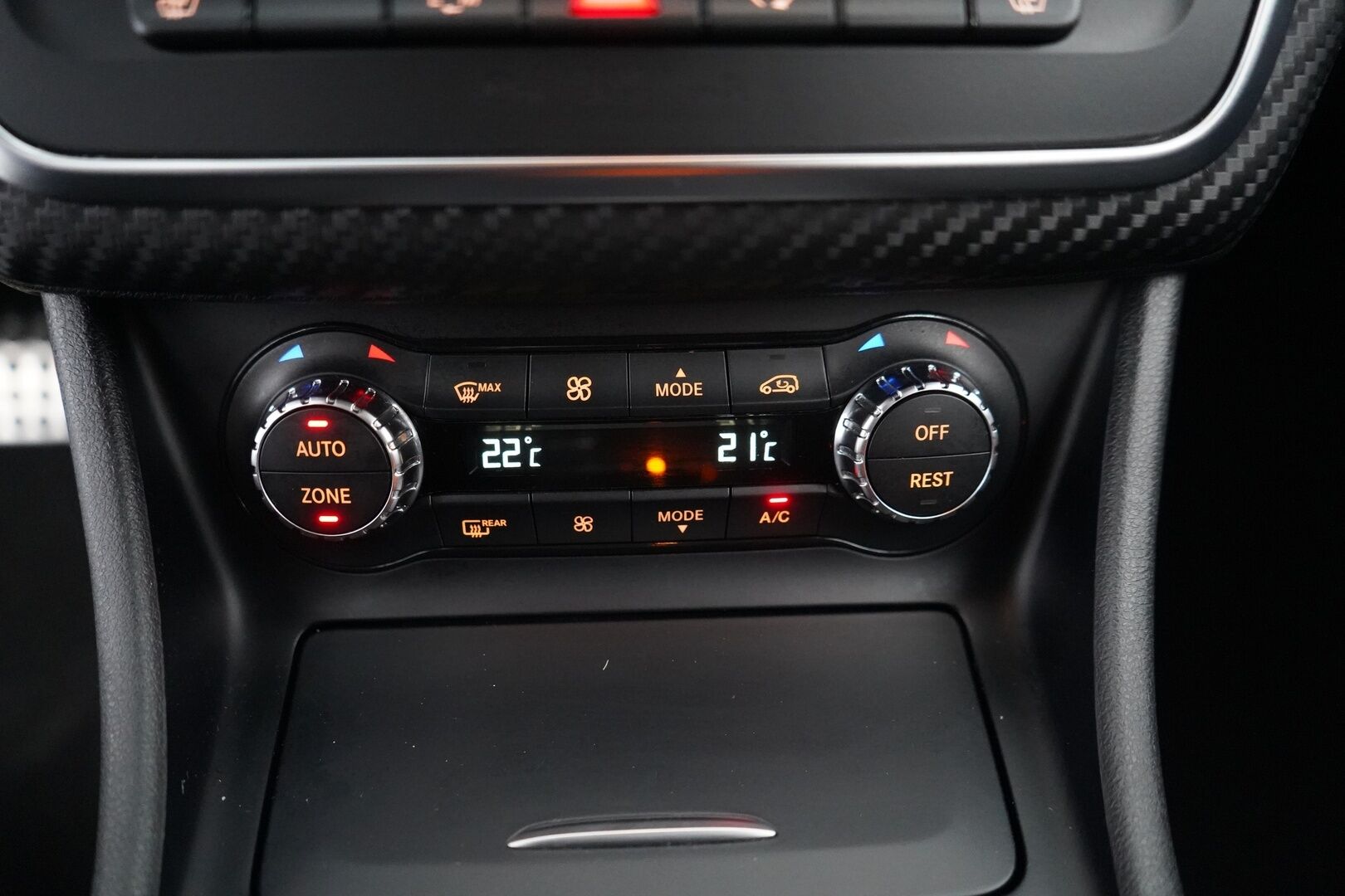 Mercedes-Benz A 2015 180 CDI BE Business AMG - KATSO HINTA // Nahka-alcantara sisusta | Vakkari | Kahdet renkaat | Säntilliset huollot | AMG.Styling 