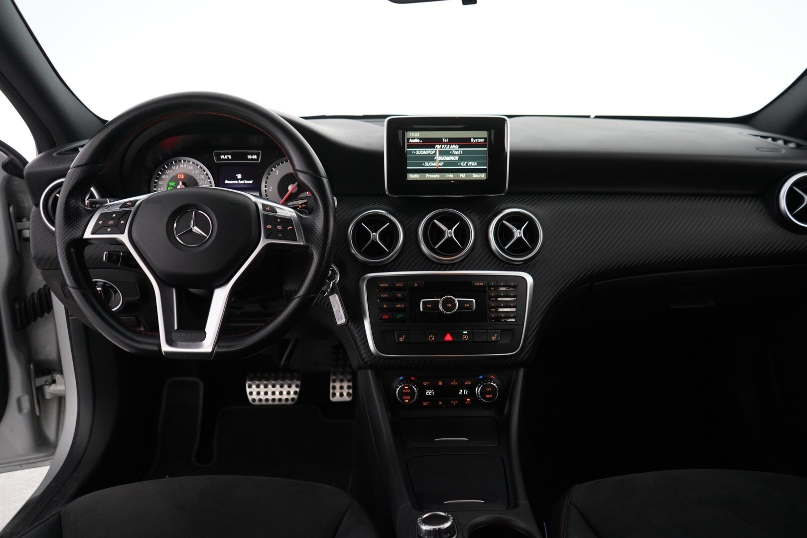 Mercedes-Benz A 2015 180 CDI BE Business AMG - KATSO HINTA // Nahka-alcantara sisusta | Vakkari | Kahdet renkaat | Säntilliset huollot | AMG.Styling 
