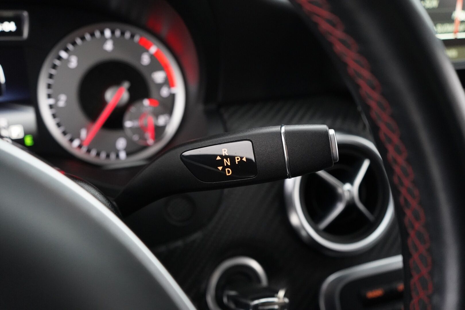 Mercedes-Benz A 2015 180 CDI BE Business AMG - KATSO HINTA // Nahka-alcantara sisusta | Vakkari | Kahdet renkaat | Säntilliset huollot | AMG.Styling 