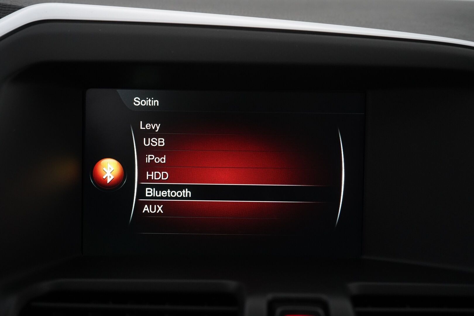 Volvo XC60 2015 D4 Momentum aut *Webasto / Vetokoukku /  Digimittaristo / Vakkari / Tutkat* - Kahdet Volvon alumiinivanteet / Huikea huoltohistoria! /  Jakohihna 244tkm