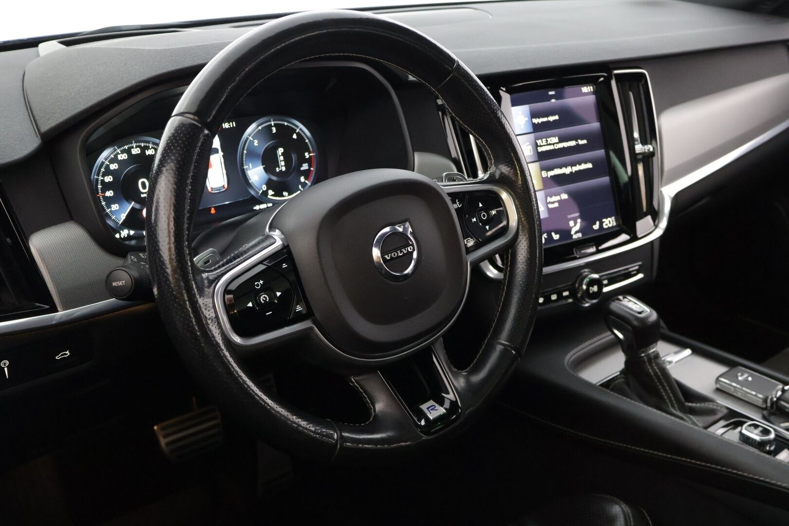 Volvo V90 2017 D4 R-Design aut.** Pilot Assist / Webasto / HUD / Panoraama / P. Kamera / Keyless Go / BLIS / Muistipenkki ** - *Tulossa myyntiin! / Ei AdBlue-järjestelmää / 2x renkaat / Hihna vaihdettu 1/2022 89tkm*