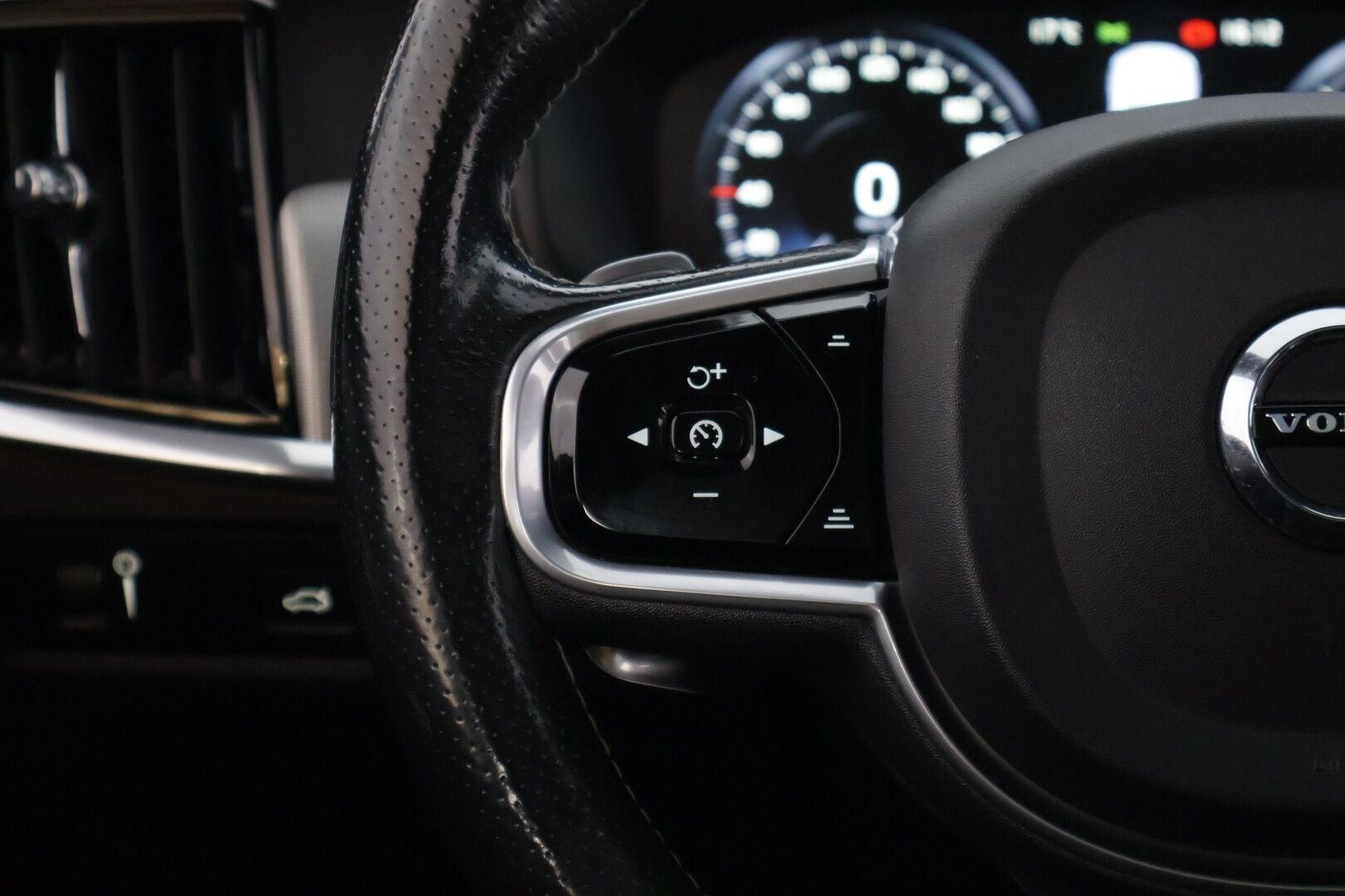 Volvo V90 2017 D4 R-Design aut.** Pilot Assist / Webasto / HUD / Panoraama / P. Kamera / Keyless Go / BLIS / Muistipenkki ** - *Tulossa myyntiin! / Ei AdBlue-järjestelmää / 2x renkaat / Hihna vaihdettu 1/2022 89tkm*