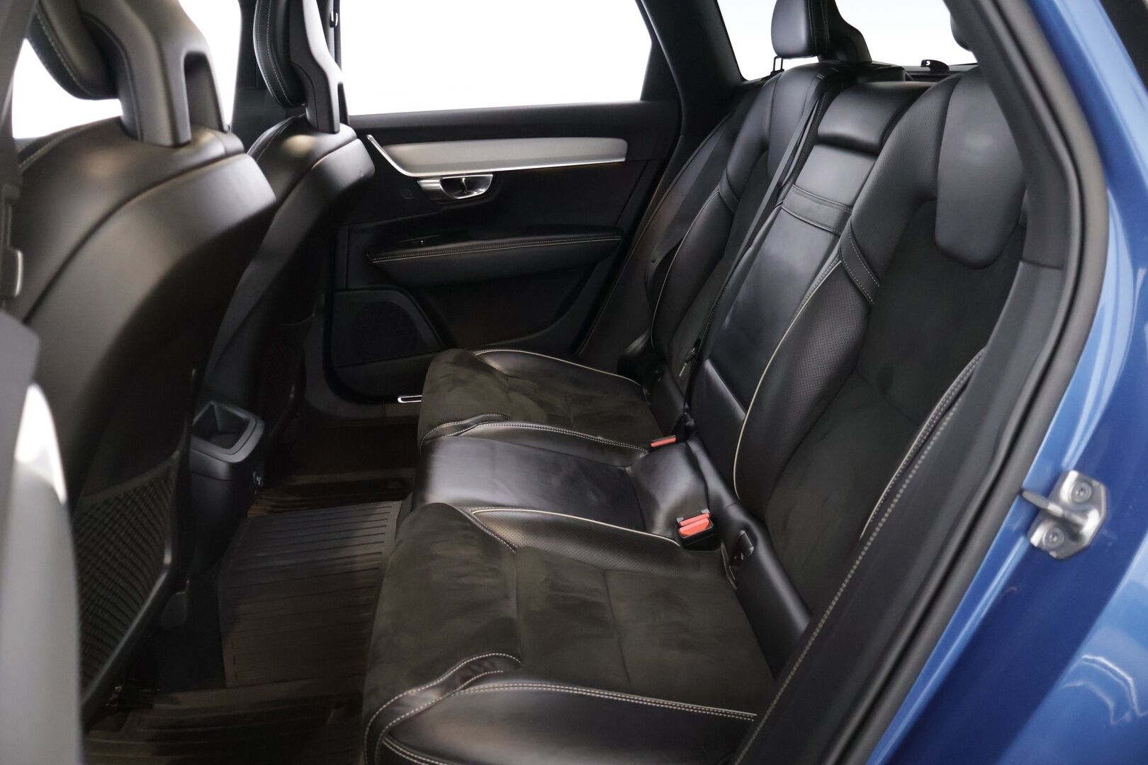 Volvo V90 2017 D4 R-Design aut.** Pilot Assist / Webasto / HUD / Panoraama / P. Kamera / Keyless Go / BLIS / Muistipenkki ** - *Tulossa myyntiin! / Ei AdBlue-järjestelmää / 2x renkaat / Hihna vaihdettu 1/2022 89tkm*