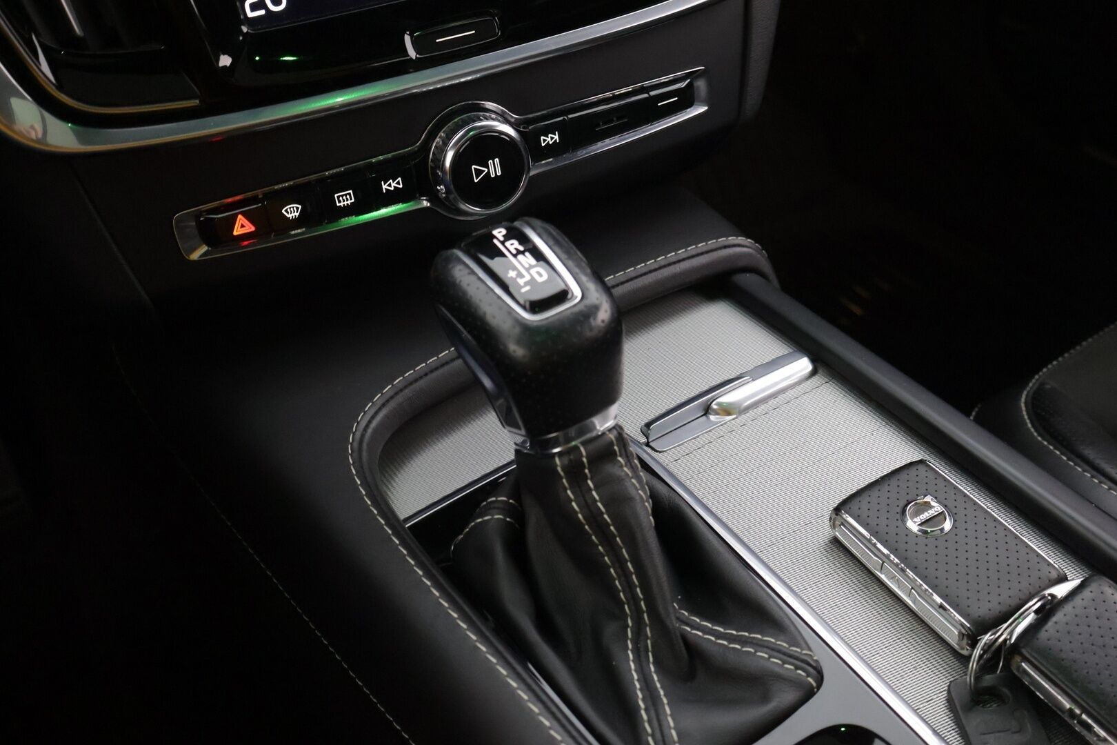 Volvo V90 2017 D4 R-Design aut.** Pilot Assist / Webasto / HUD / Panoraama / P. Kamera / Keyless Go / BLIS / Muistipenkki ** - *Tulossa myyntiin! / Ei AdBlue-järjestelmää / 2x renkaat / Hihna vaihdettu 1/2022 89tkm*