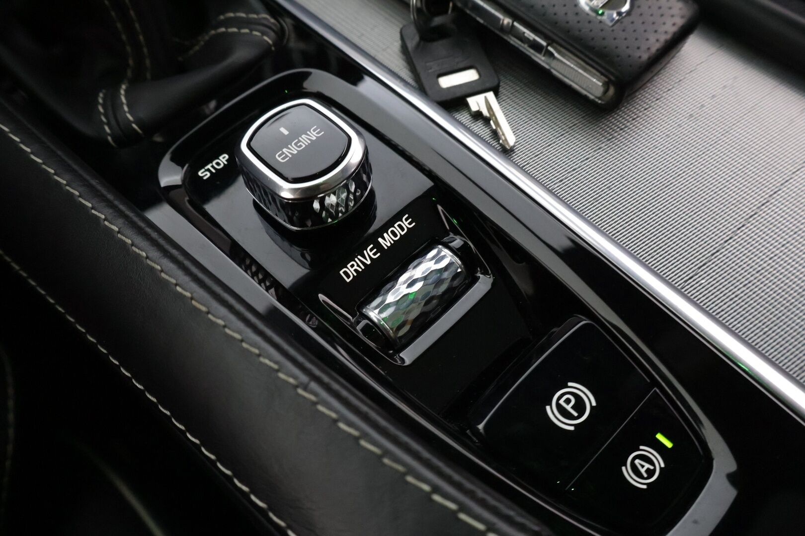 Volvo V90 2017 D4 R-Design aut.** Pilot Assist / Webasto / HUD / Panoraama / P. Kamera / Keyless Go / BLIS / Muistipenkki ** - *Tulossa myyntiin! / Ei AdBlue-järjestelmää / 2x renkaat / Hihna vaihdettu 1/2022 89tkm*