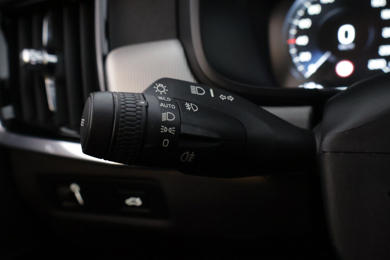 Volvo V90 2017 D4 R-Design aut.** Pilot Assist / Webasto / HUD / Panoraama / P. Kamera / Keyless Go / BLIS / Muistipenkki ** - *Tulossa myyntiin! / Ei AdBlue-järjestelmää / 2x renkaat / Hihna vaihdettu 1/2022 89tkm*