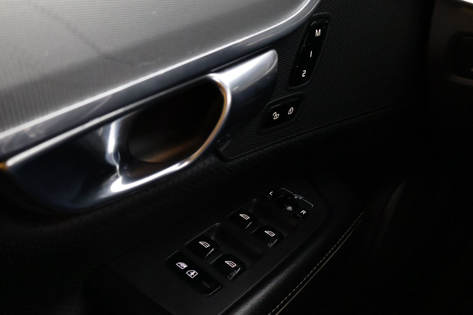 Volvo V90 2017 D4 R-Design aut.** Pilot Assist / Webasto / HUD / Panoraama / P. Kamera / Keyless Go / BLIS / Muistipenkki ** - *Tulossa myyntiin! / Ei AdBlue-järjestelmää / 2x renkaat / Hihna vaihdettu 1/2022 89tkm*