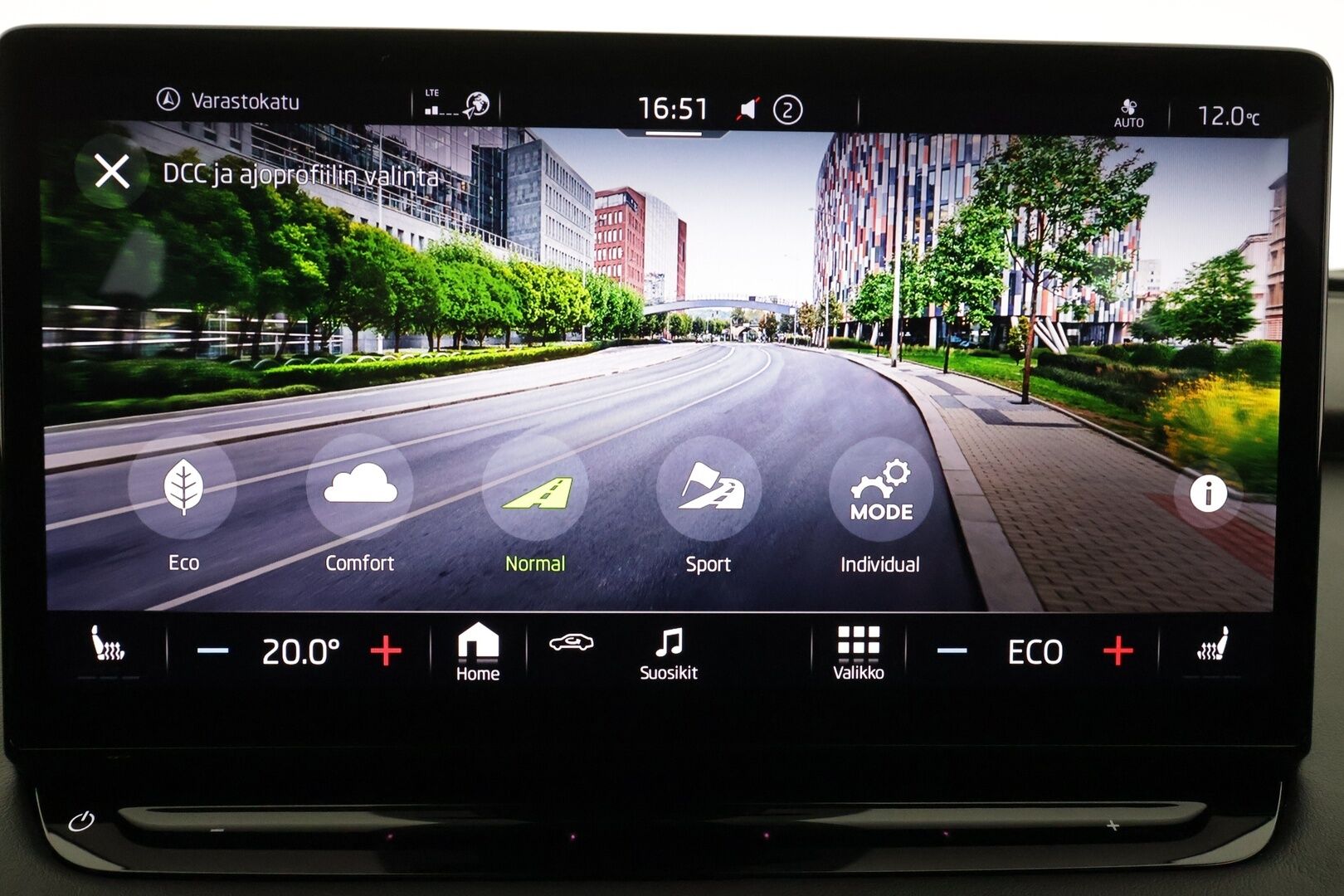 Skoda Enyaq 2022 80x 4x4 SportLine iV * ILP / HUD / 360 / ACC / Matrix-LED / Muistipenkki / Keyless / A&A * - 1-om Suomi-auto / Kahdet renkaat aluvanteilla / Merkkihuollot