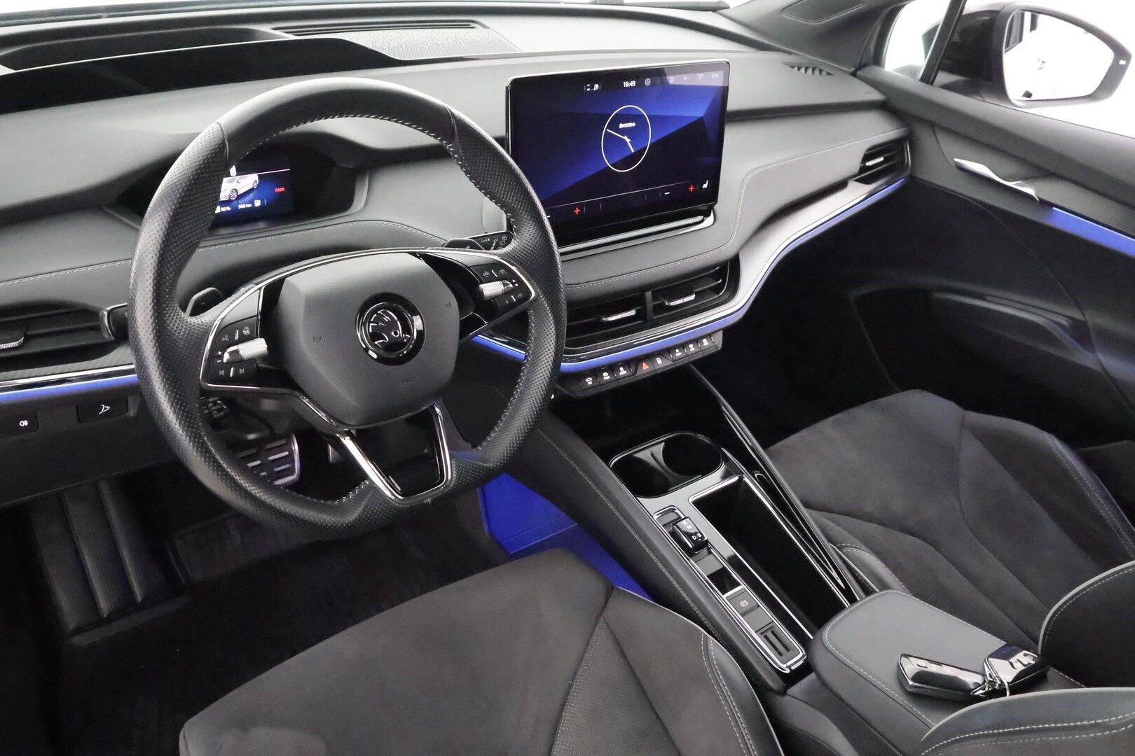 Skoda Enyaq 2022 80x 4x4 SportLine iV * ILP / HUD / 360 / ACC / Matrix-LED / Muistipenkki / Keyless / A&A * - 1-om Suomi-auto / Kahdet renkaat aluvanteilla / Merkkihuollot