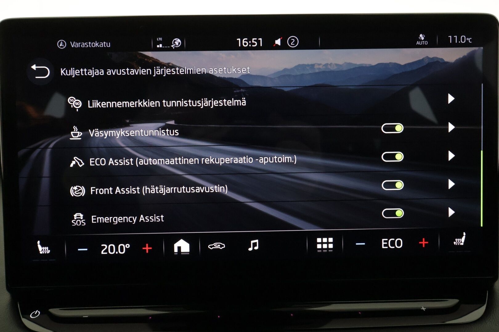 Skoda Enyaq 2022 80x 4x4 SportLine iV * ILP / HUD / 360 / ACC / Matrix-LED / Muistipenkki / Keyless / A&A * - 1-om Suomi-auto / Kahdet renkaat aluvanteilla / Merkkihuollot