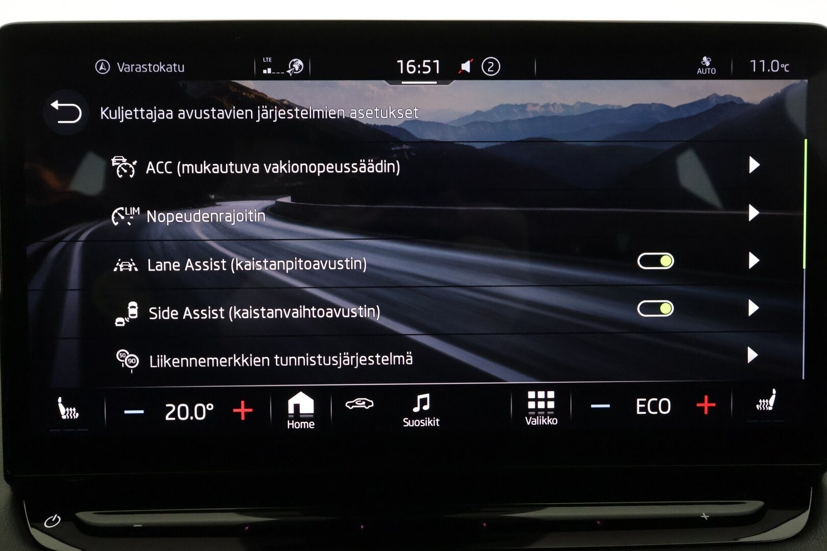 Skoda Enyaq 2022 80x 4x4 SportLine iV * ILP / HUD / 360 / ACC / Matrix-LED / Muistipenkki / Keyless / A&A * - 1-om Suomi-auto / Kahdet renkaat aluvanteilla / Merkkihuollot