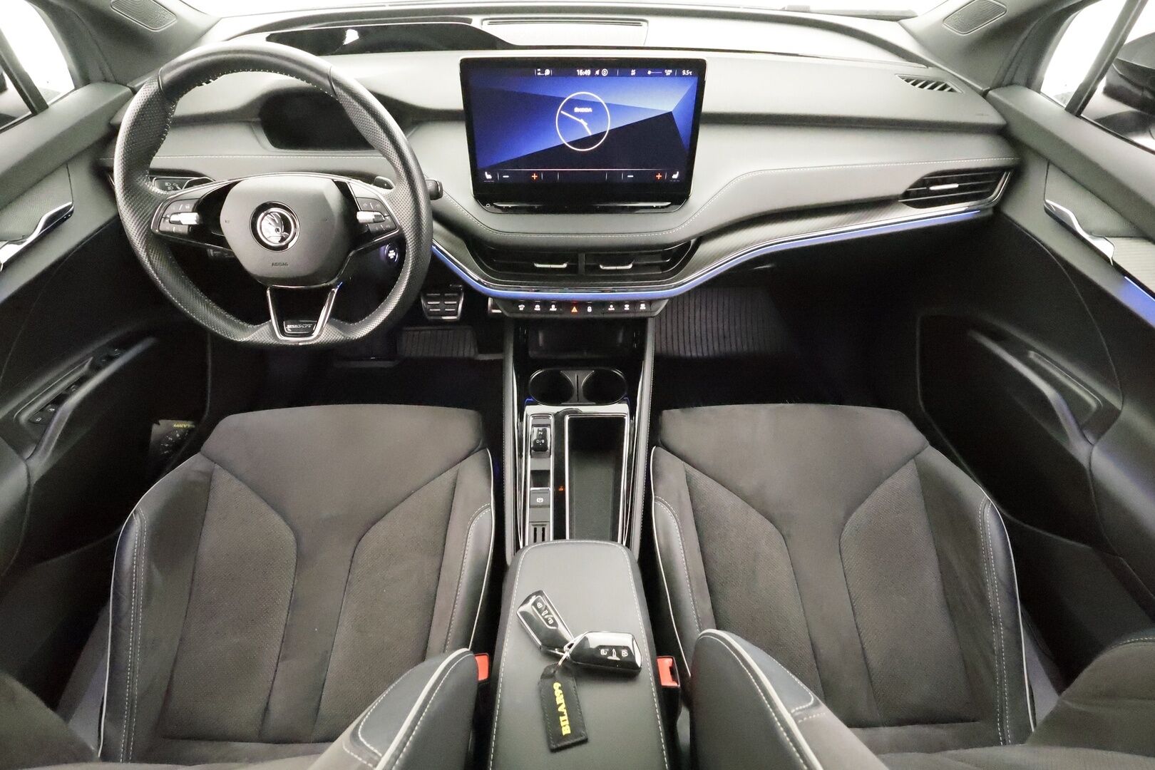 Skoda Enyaq 2022 80x 4x4 SportLine iV * ILP / HUD / 360 / ACC / Matrix-LED / Muistipenkki / Keyless / A&A * - 1-om Suomi-auto / Kahdet renkaat aluvanteilla / Merkkihuollot