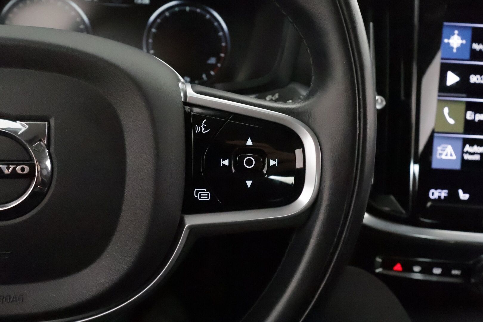 Volvo S60 2021 B4 MHEV Business aut - 1Om Suomiauto / Webasto / Adapt.Vakkari / Harman&Kardon / Peruutuskamera / Full LED / Apple&Android / Navi / Supervarusteet!