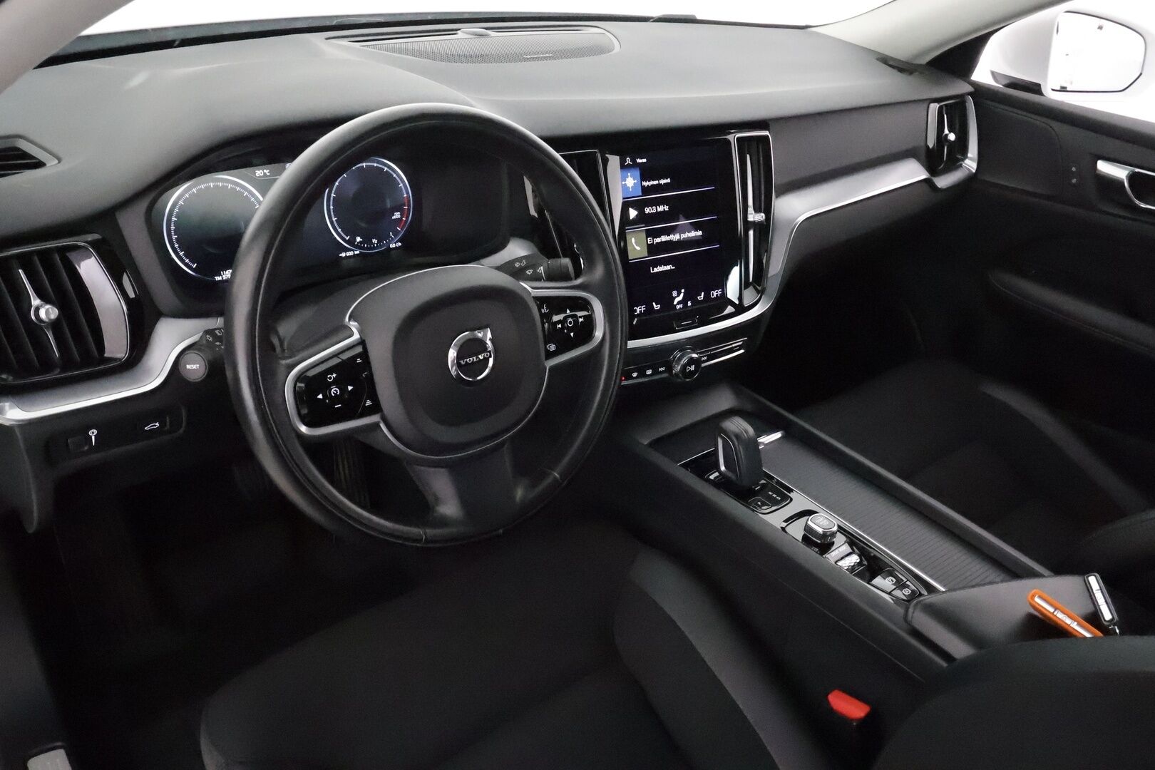 Volvo S60 2021 B4 MHEV Business aut - 1Om Suomiauto / Webasto / Adapt.Vakkari / Harman&Kardon / Peruutuskamera / Full LED / Apple&Android / Navi / Supervarusteet!