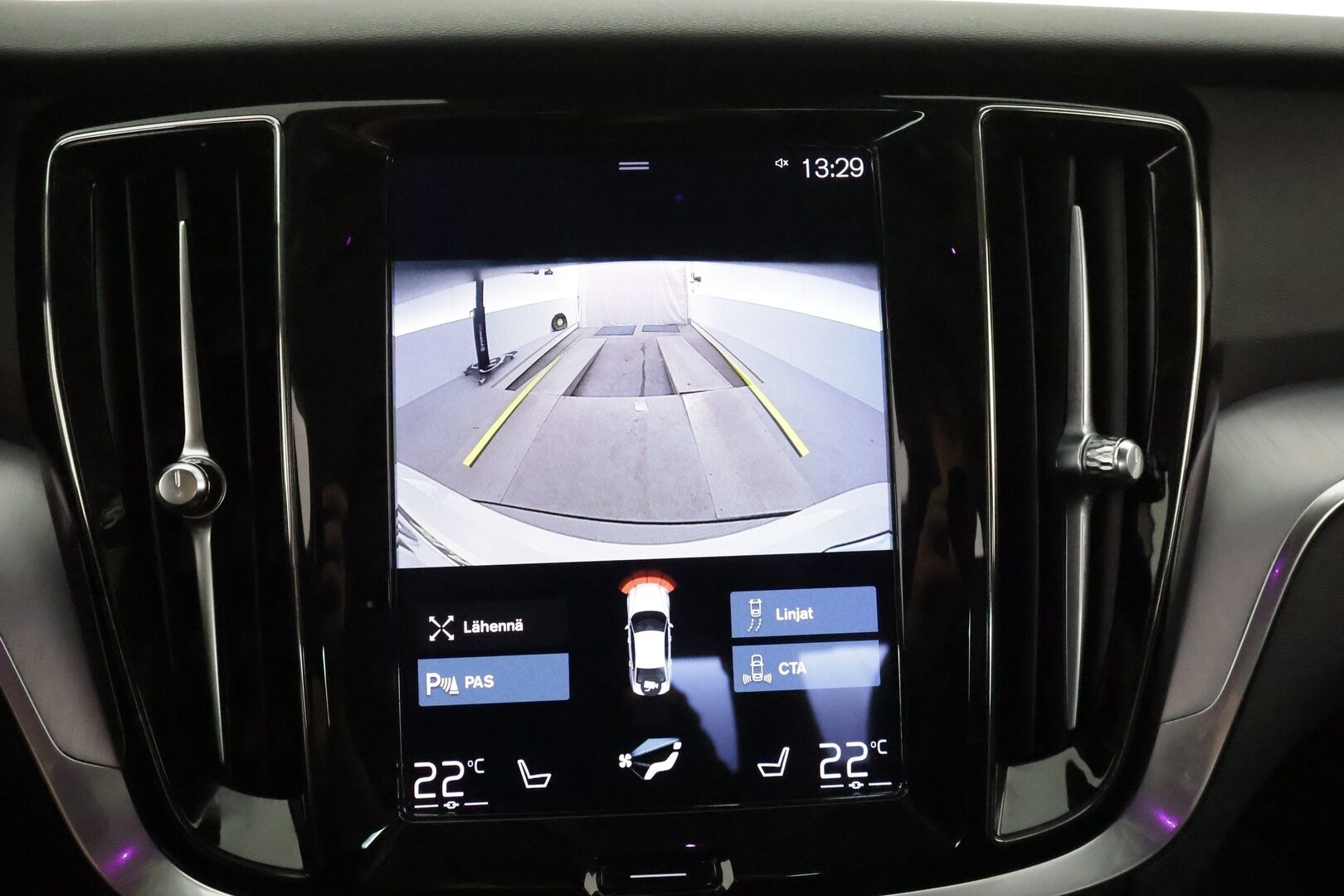 Volvo S60 2021 B4 MHEV Business aut - 1Om Suomiauto / Webasto / Adapt.Vakkari / Harman&Kardon / Peruutuskamera / Full LED / Apple&Android / Navi / Supervarusteet!